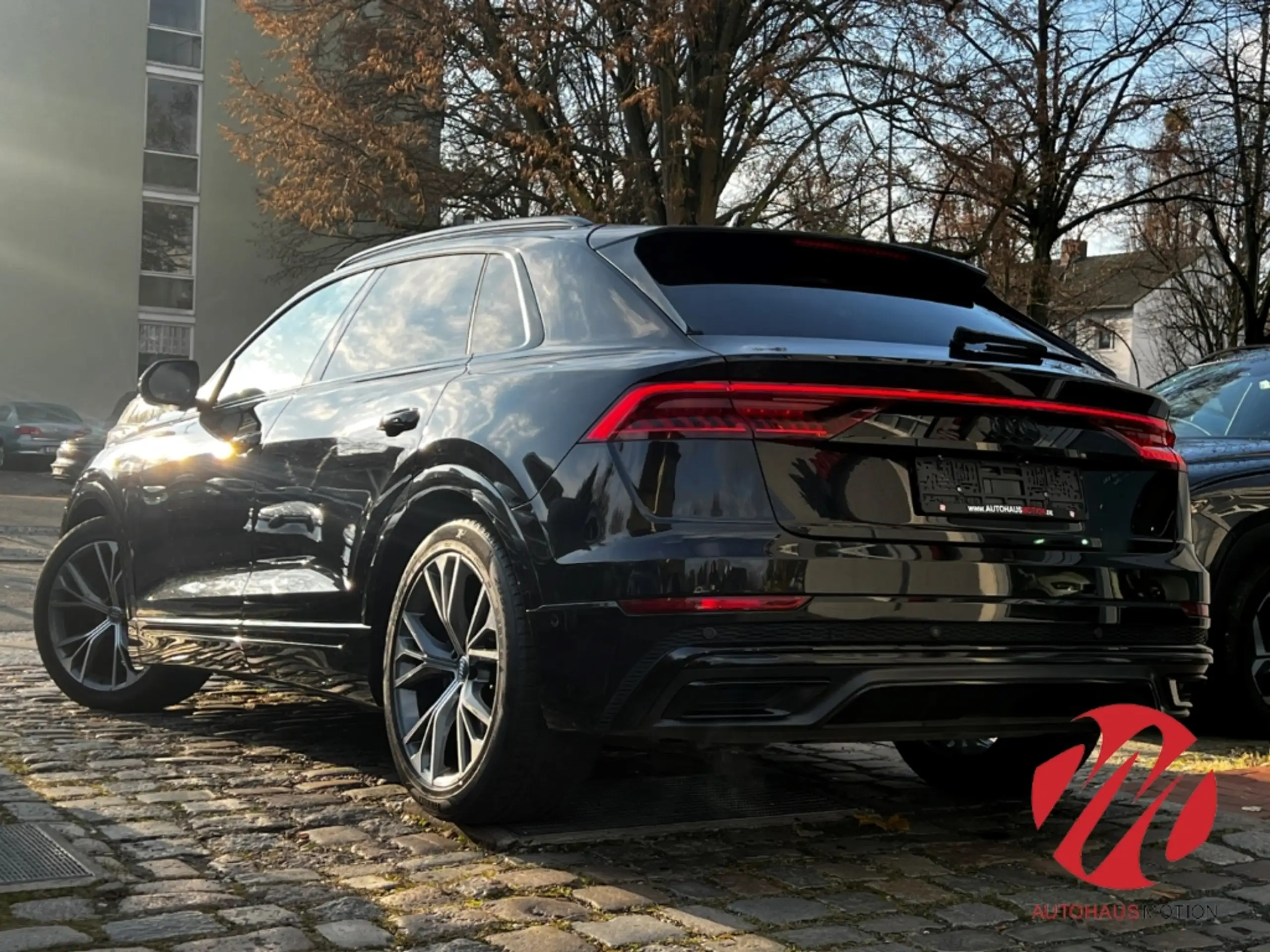 Audi - Q8