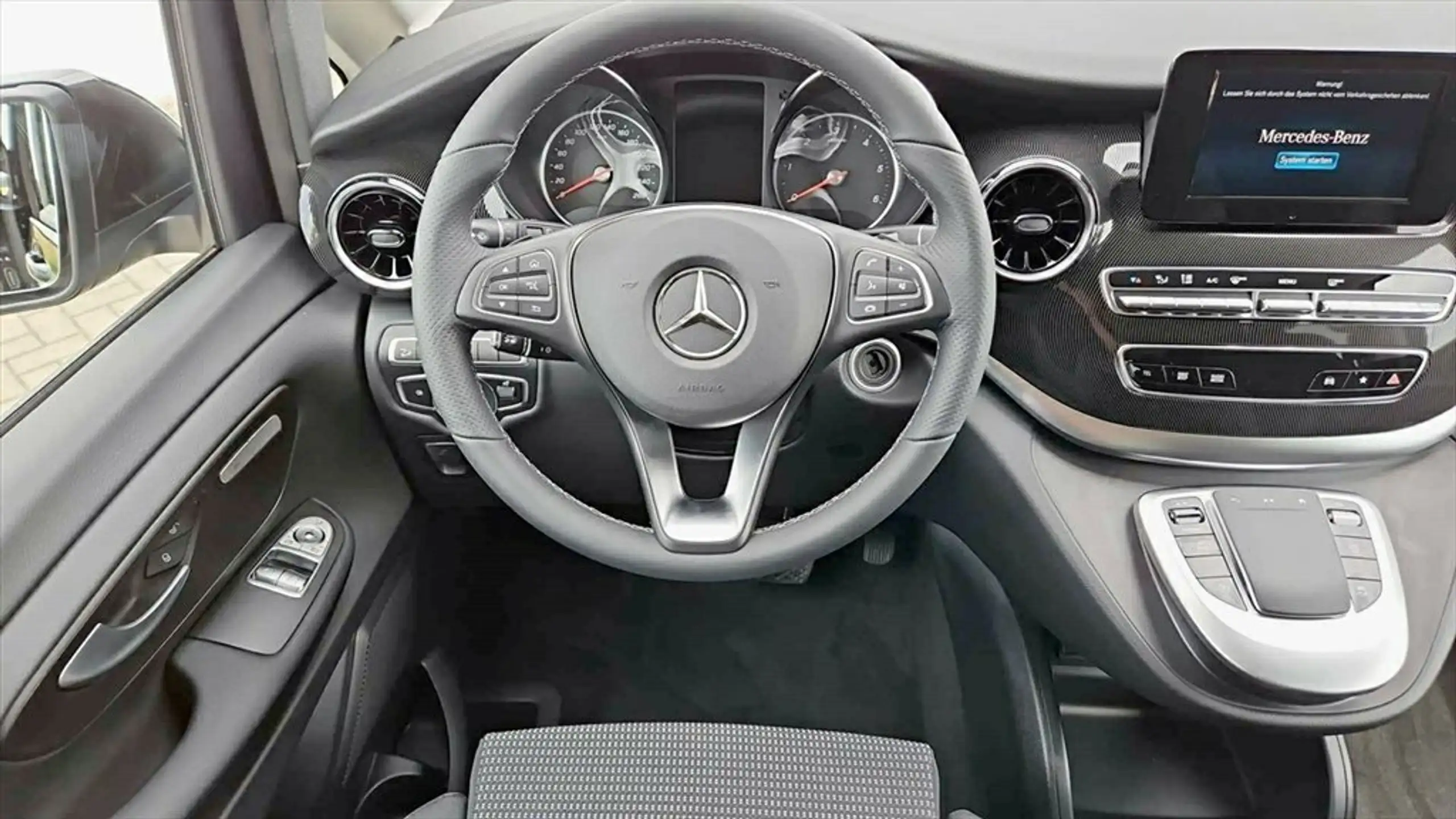 Mercedes-Benz - V 250