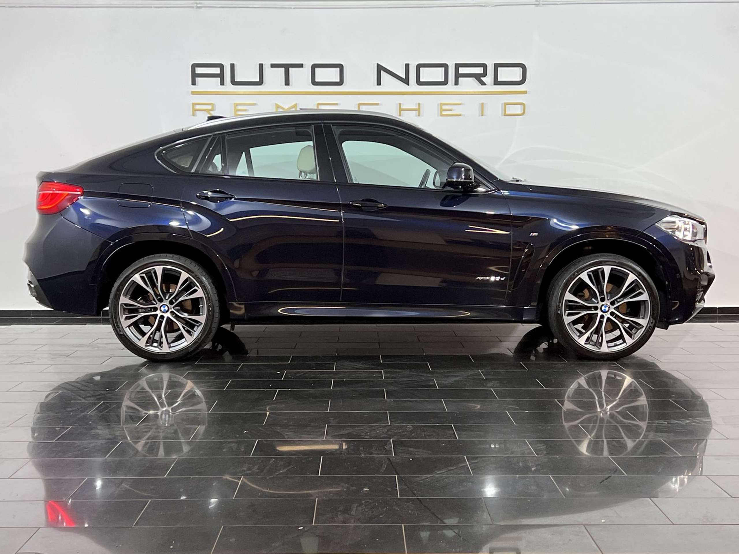 BMW - X6