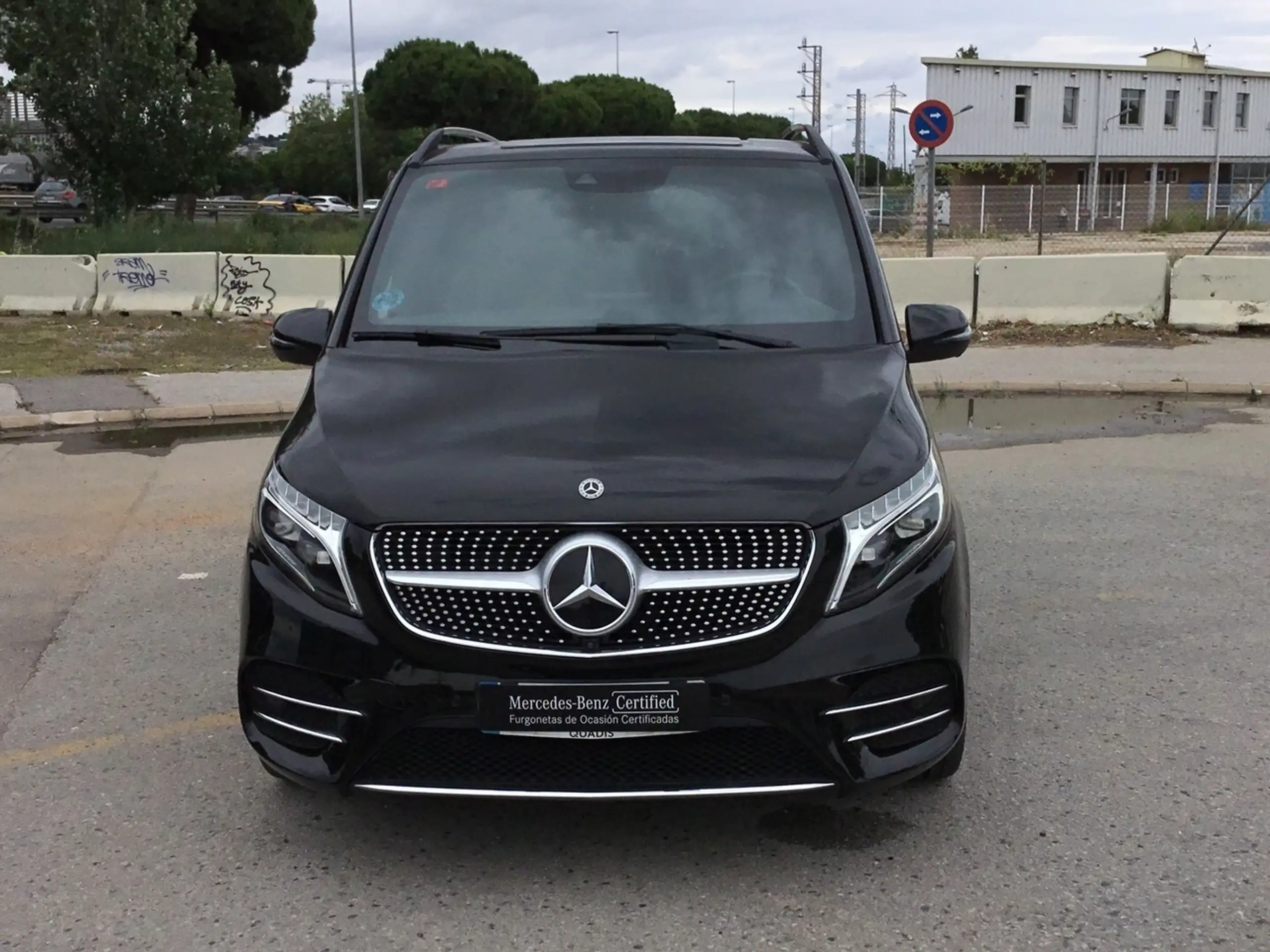 Mercedes-Benz - V