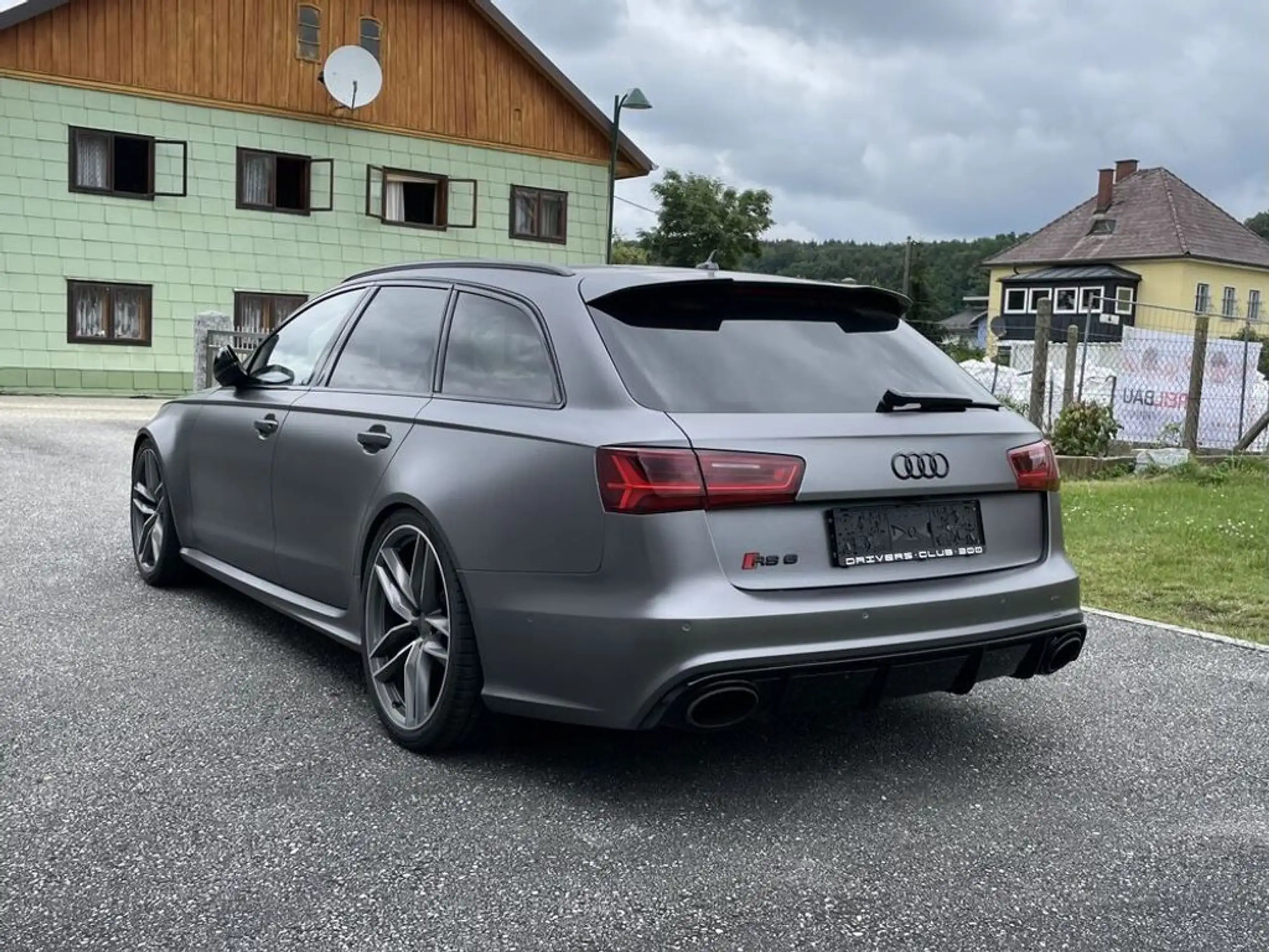 Audi - RS6