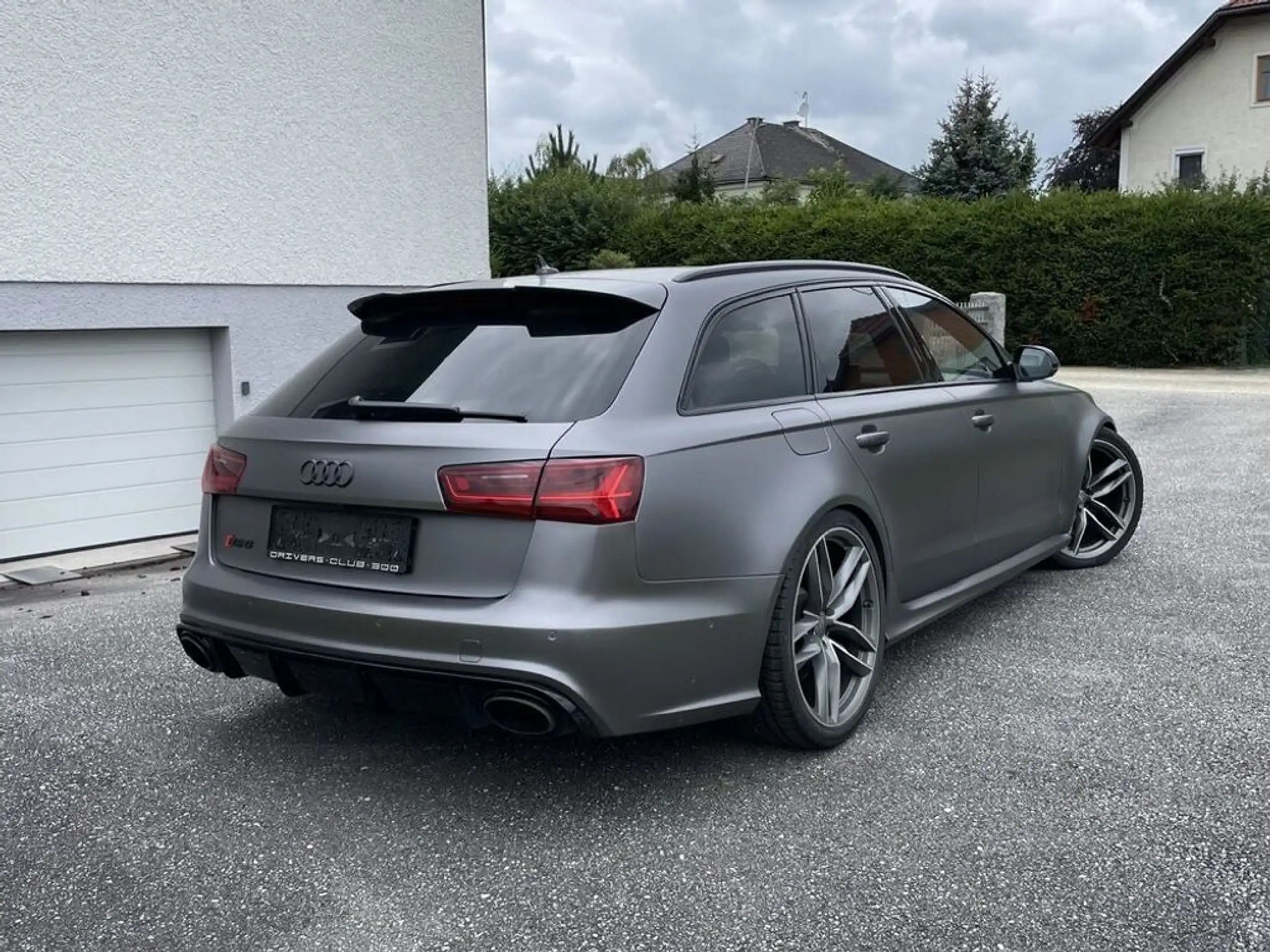 Audi - RS6