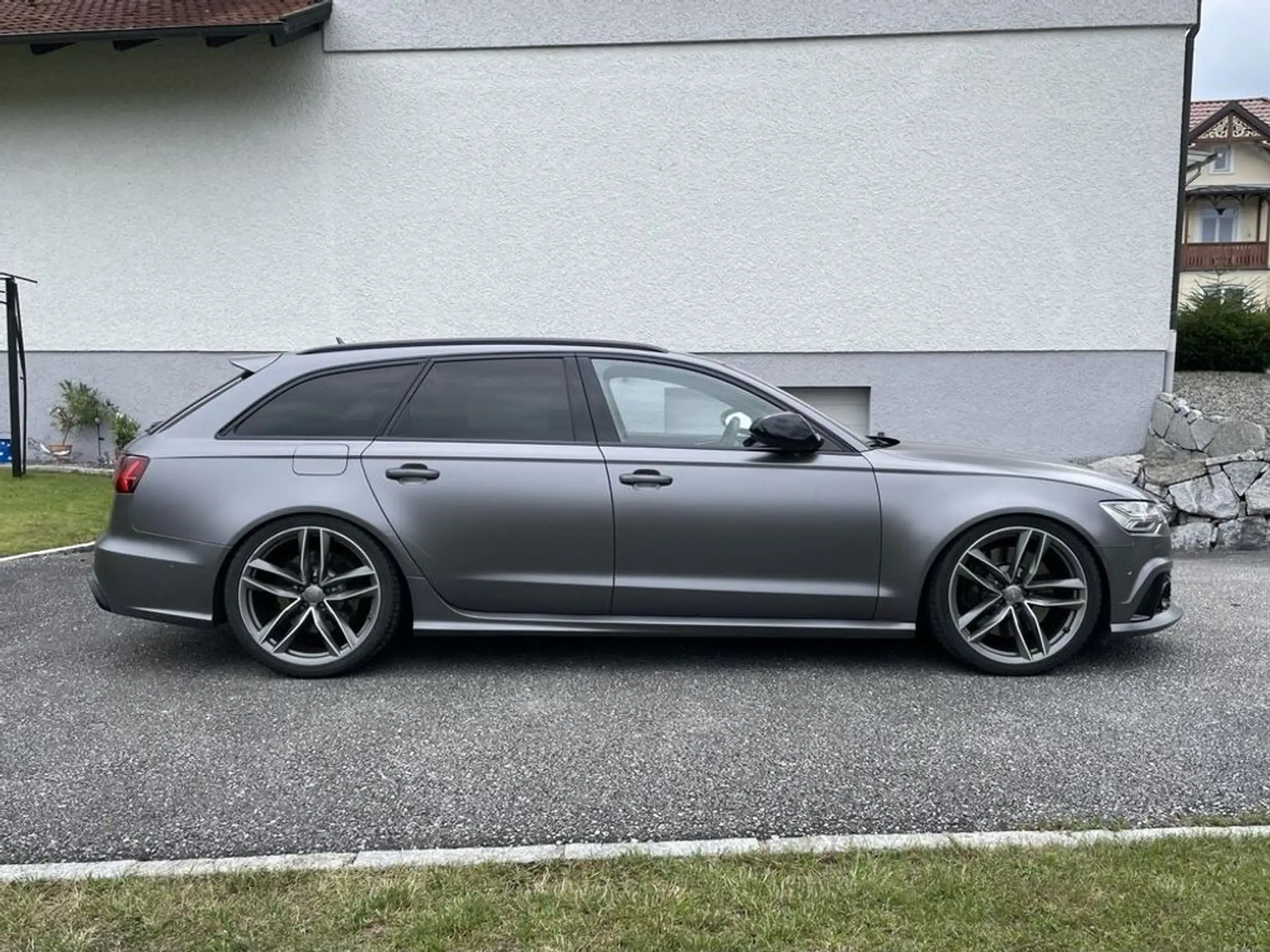 Audi - RS6