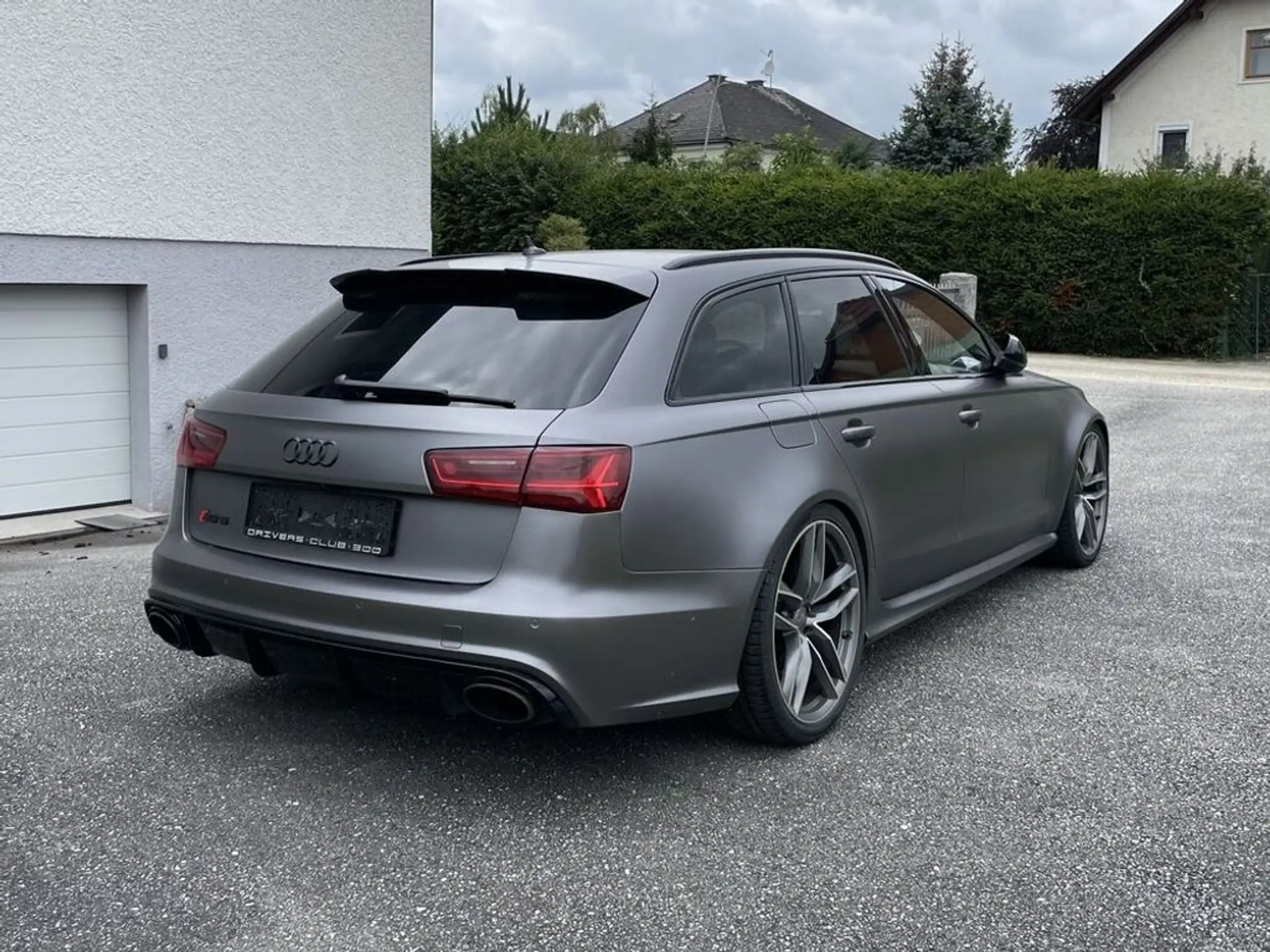 Audi - RS6