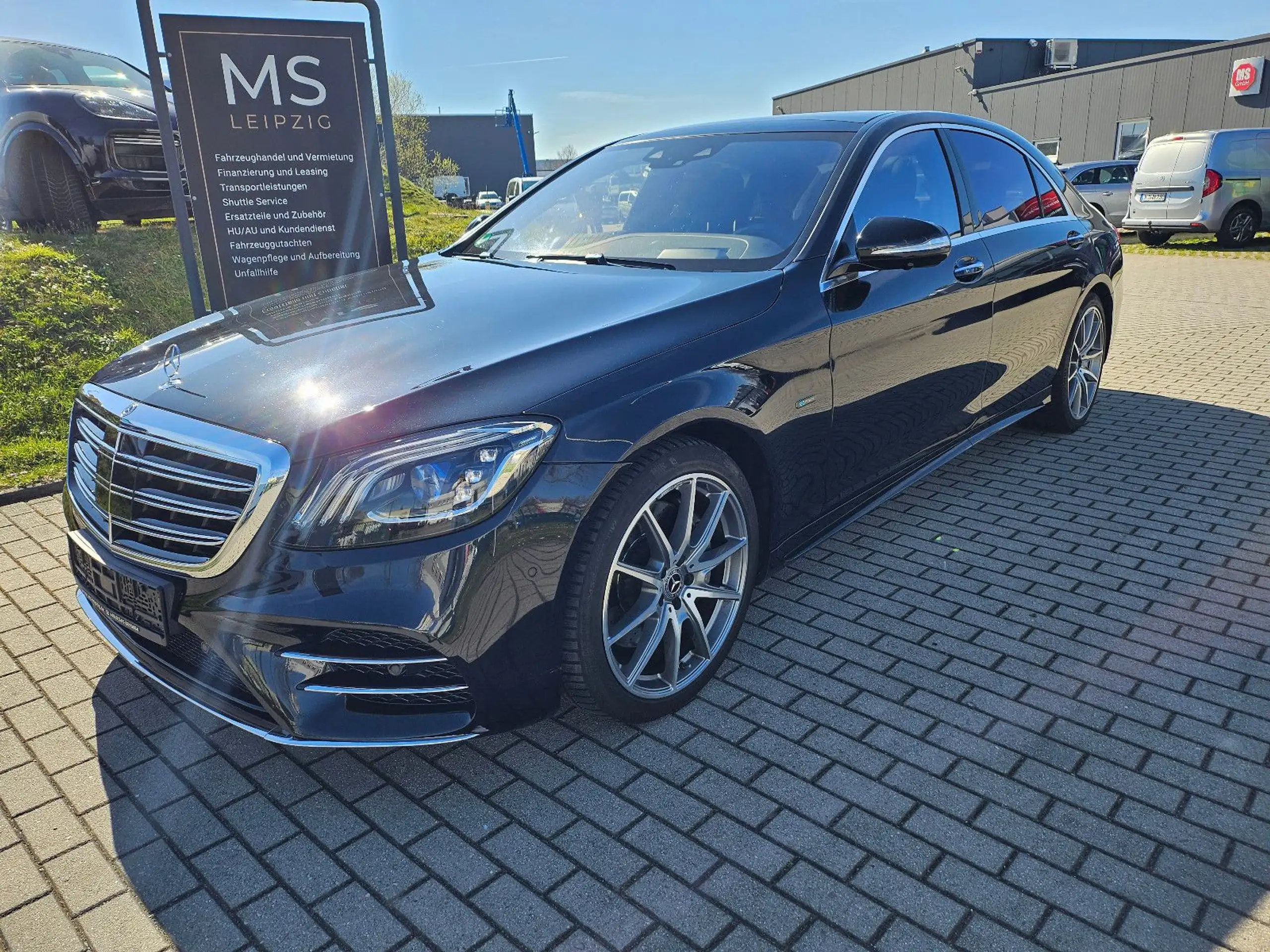 Mercedes-Benz - S 560