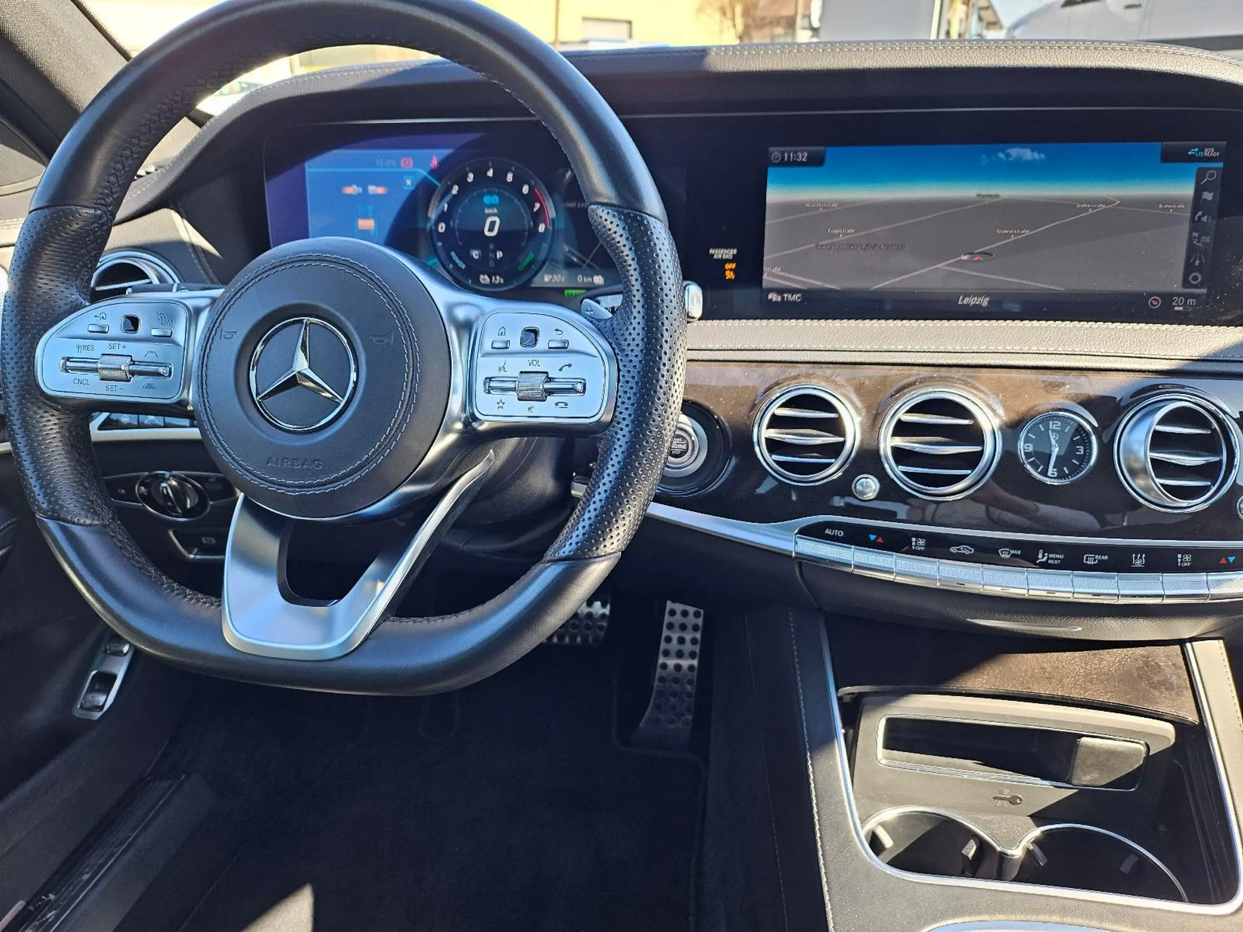 Mercedes-Benz - S 560