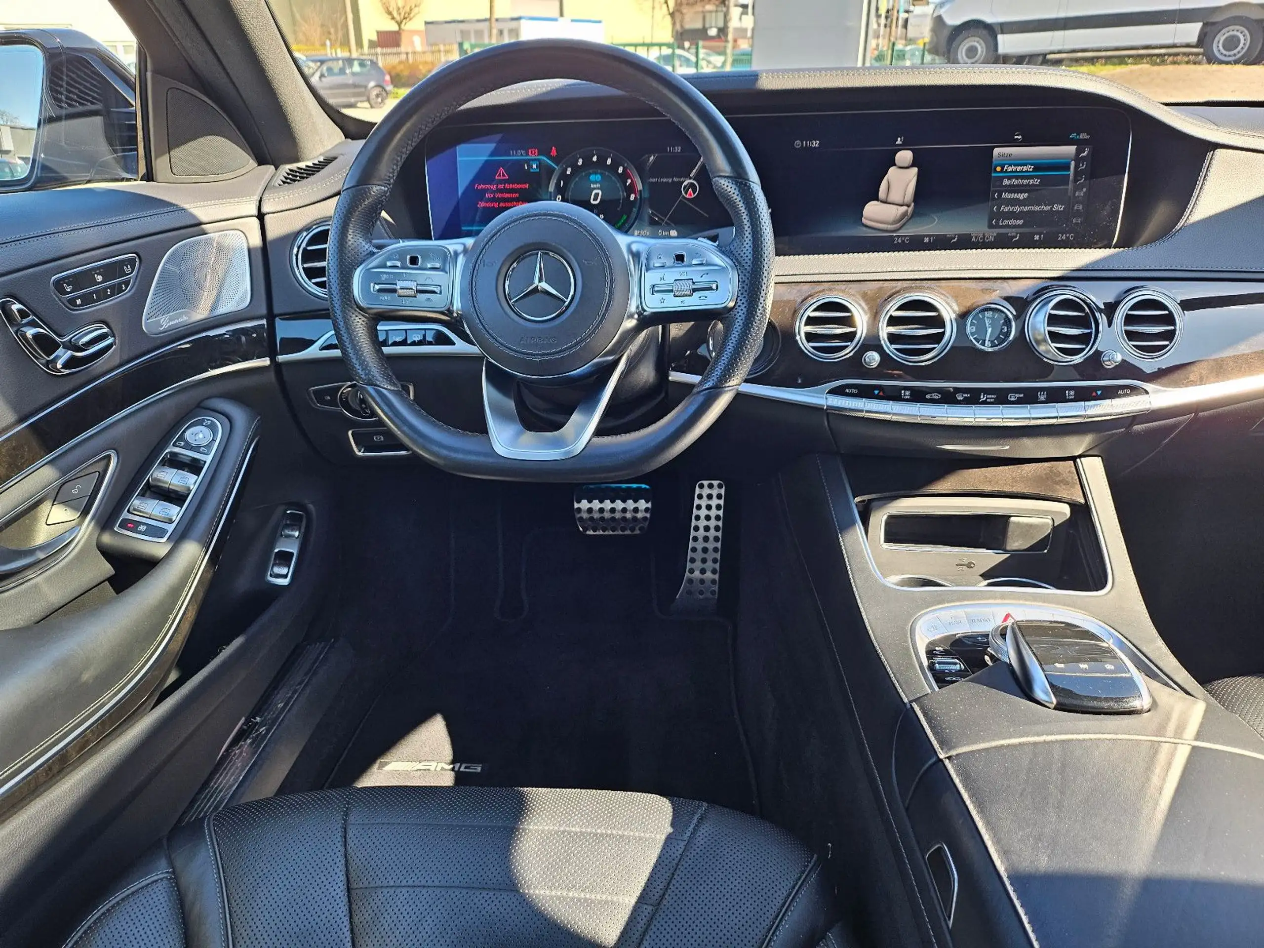 Mercedes-Benz - S 560