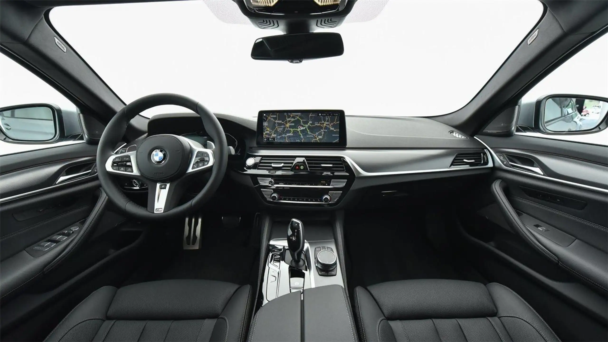 BMW - 530