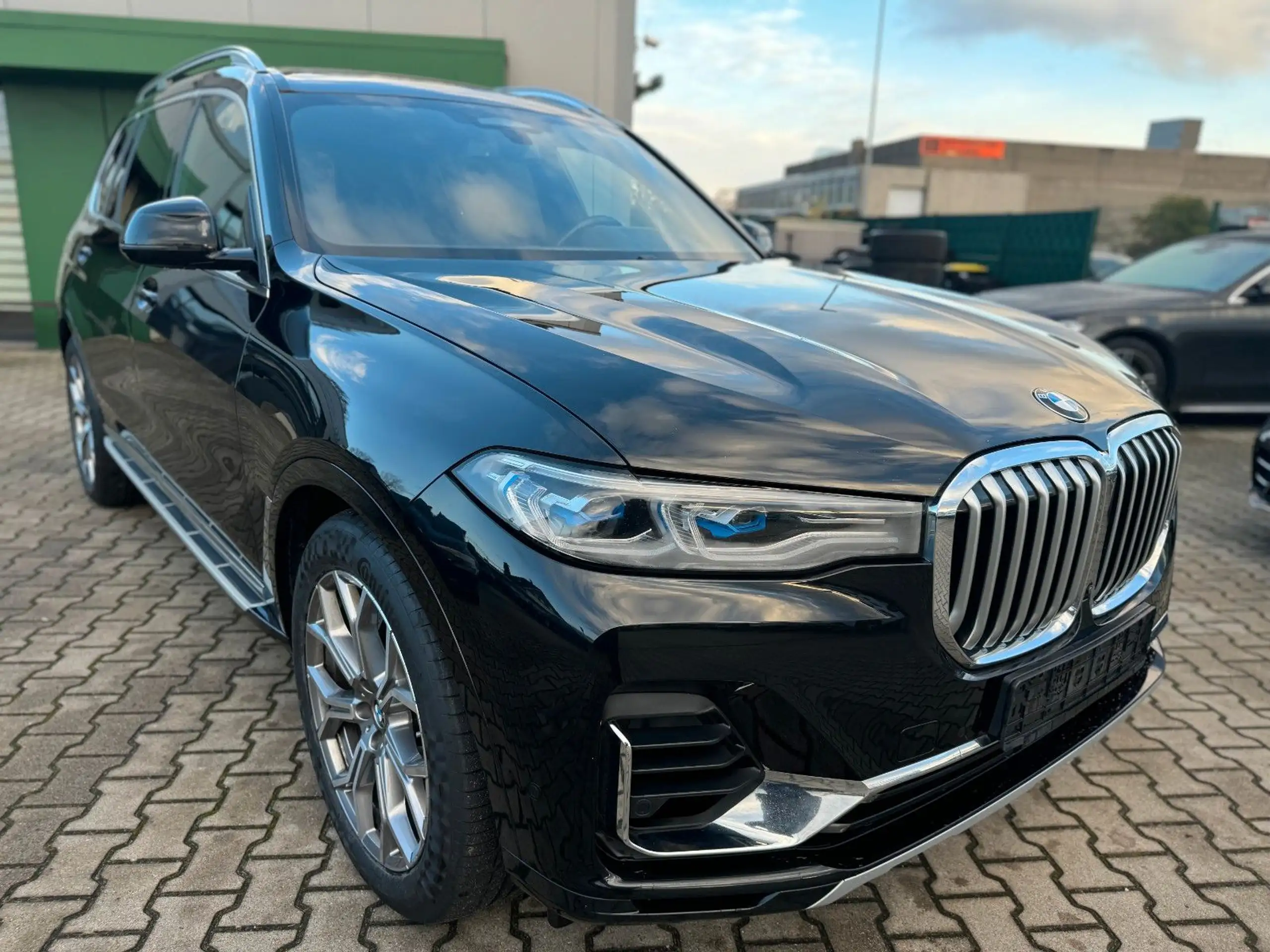 BMW - X7