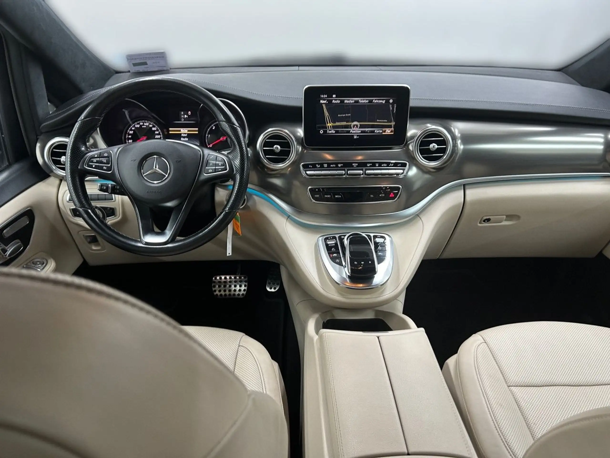 Mercedes-Benz - V 250