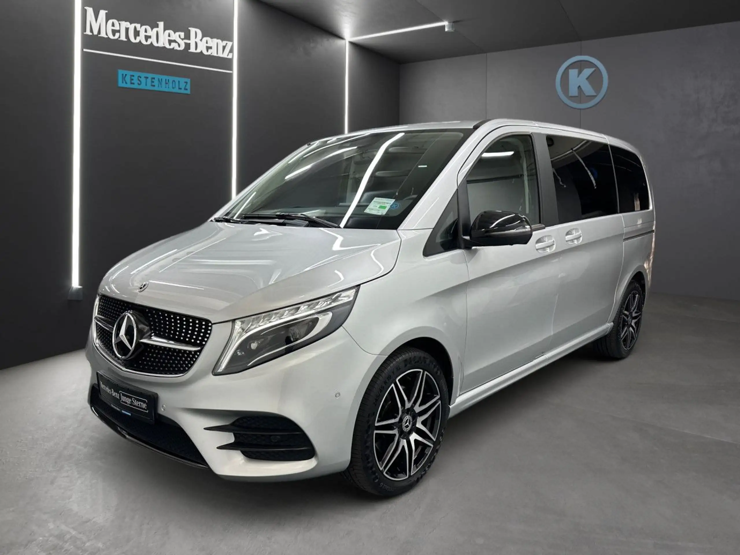 Mercedes-Benz - V 300