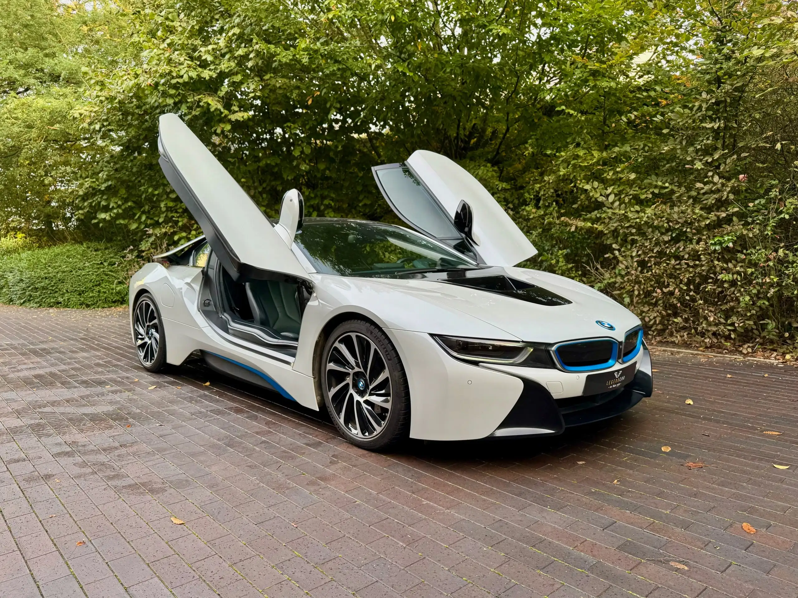 BMW - i8