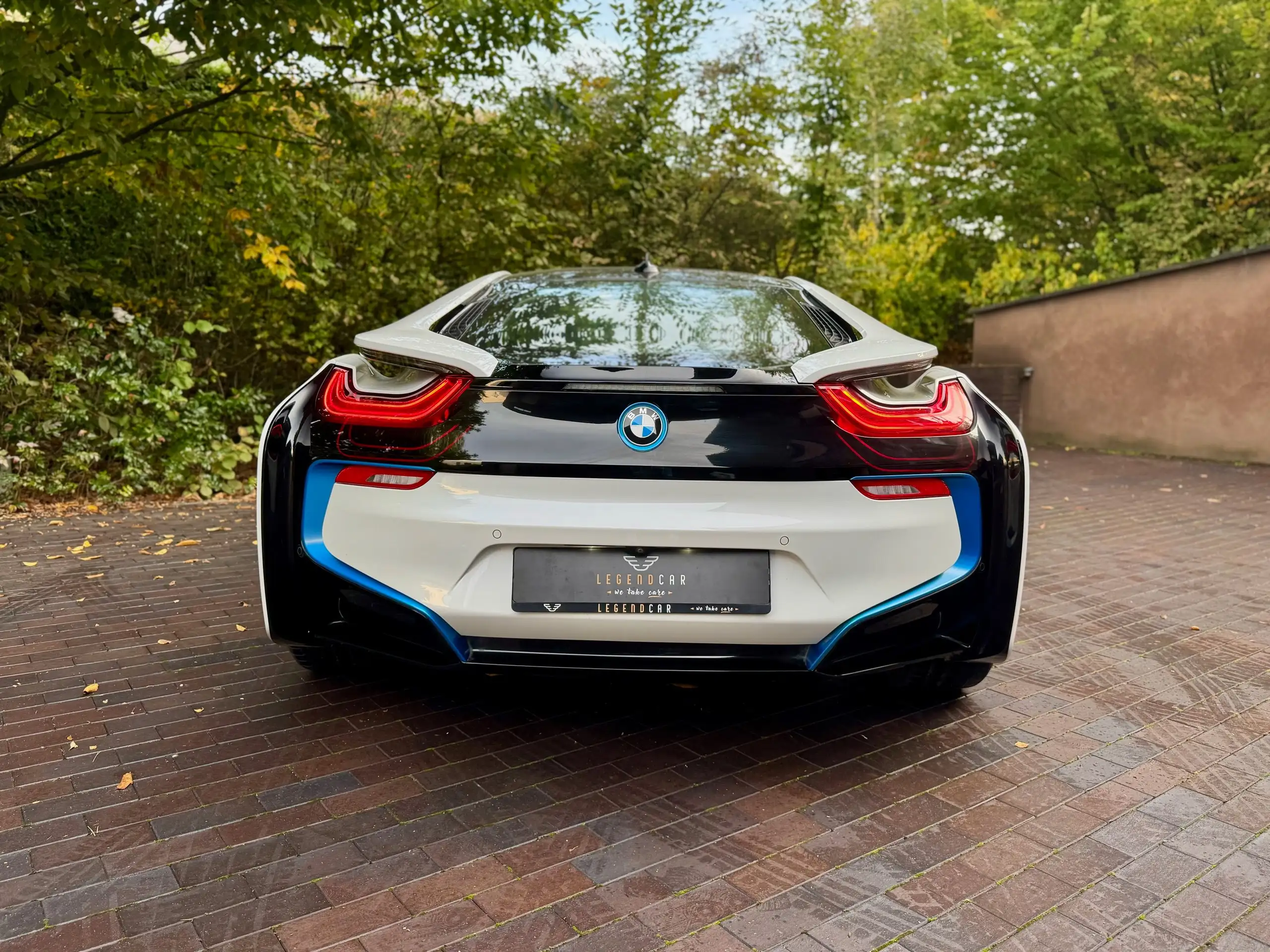 BMW - i8