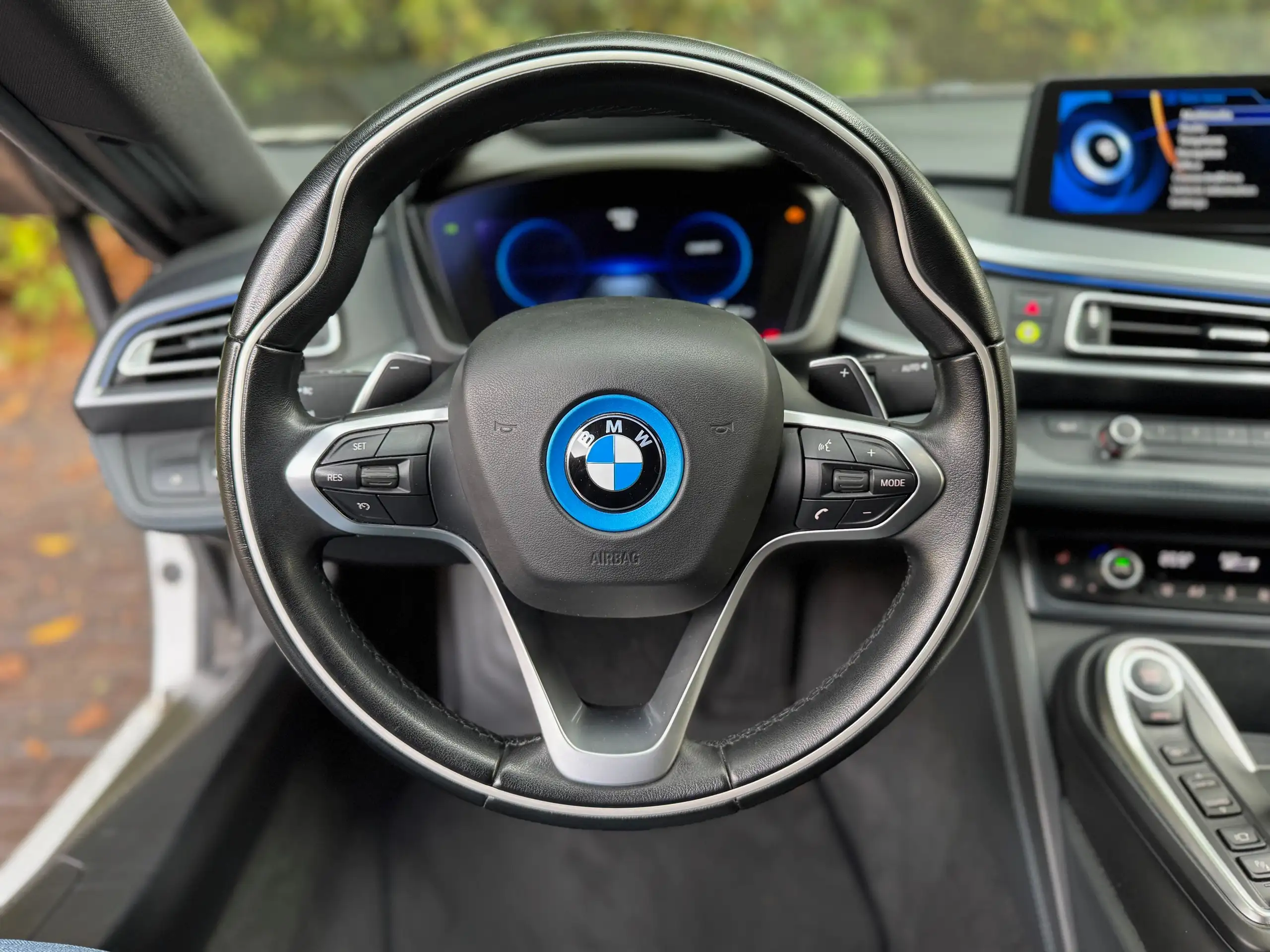 BMW - i8