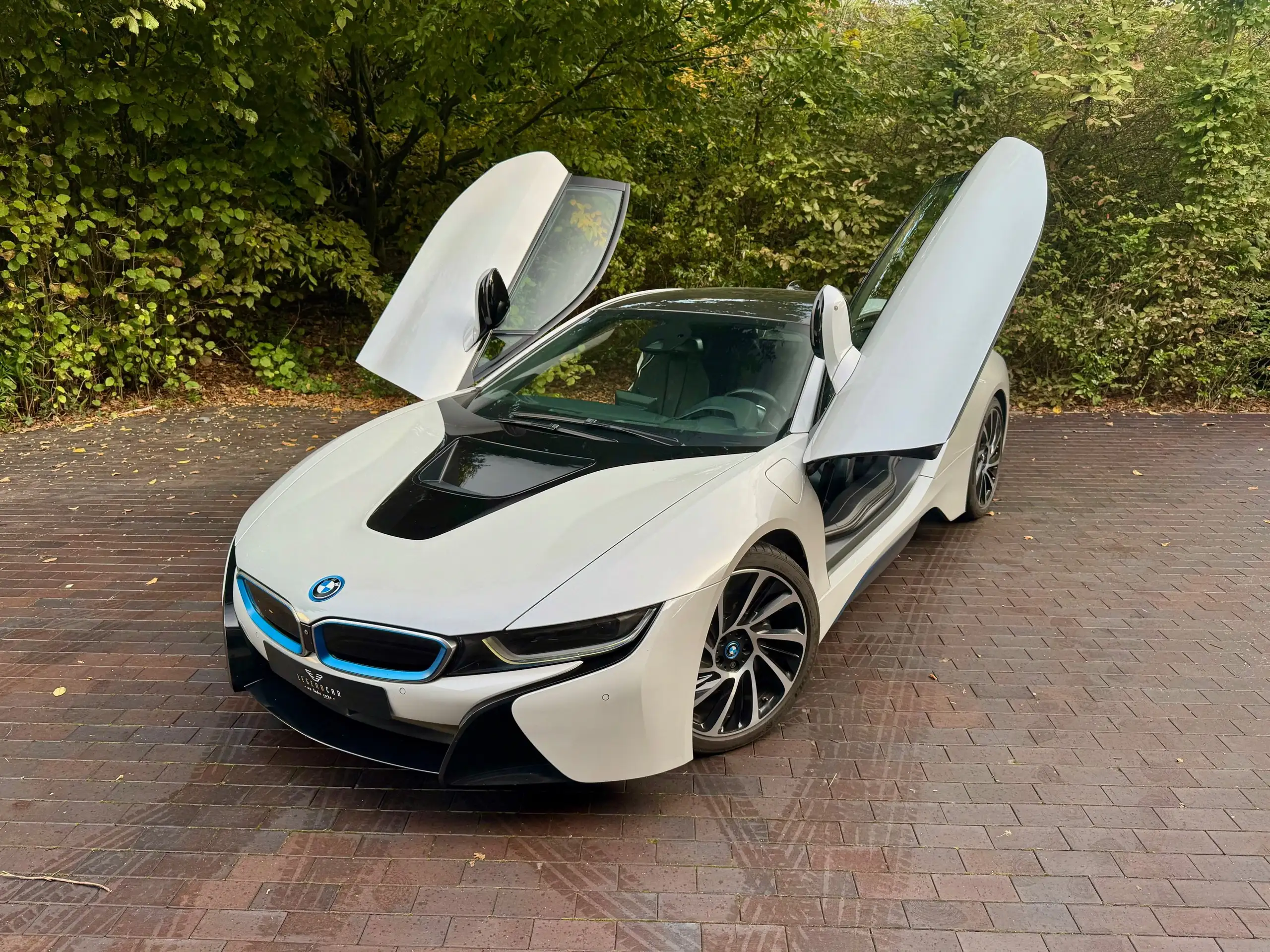 BMW - i8