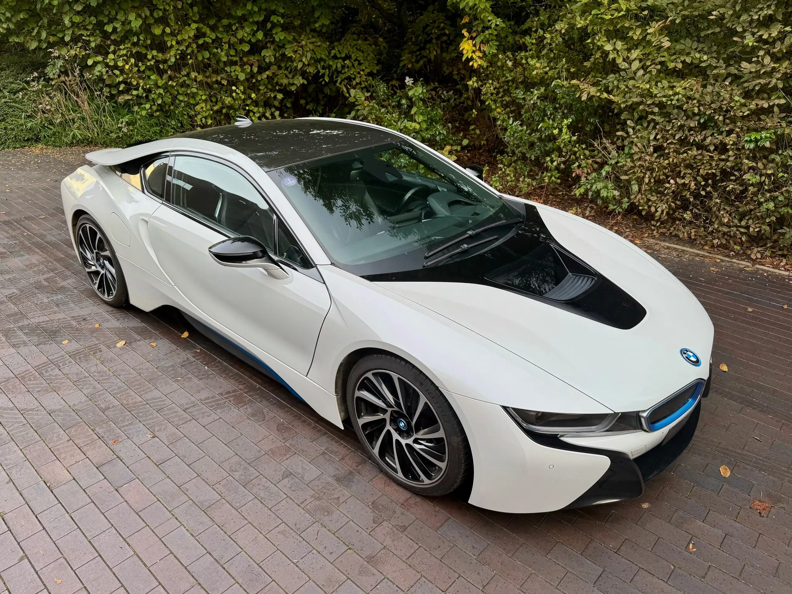 BMW - i8