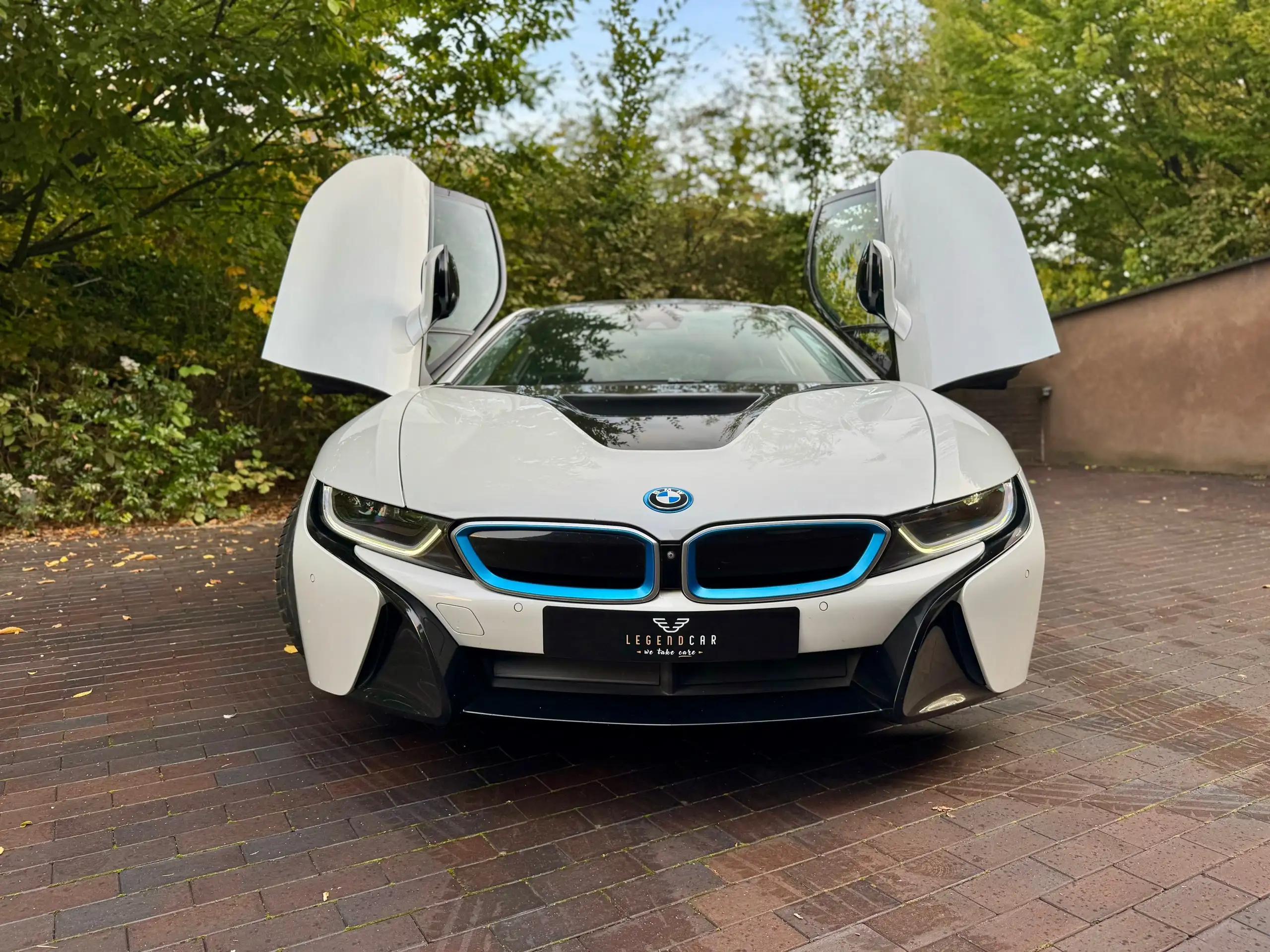 BMW - i8