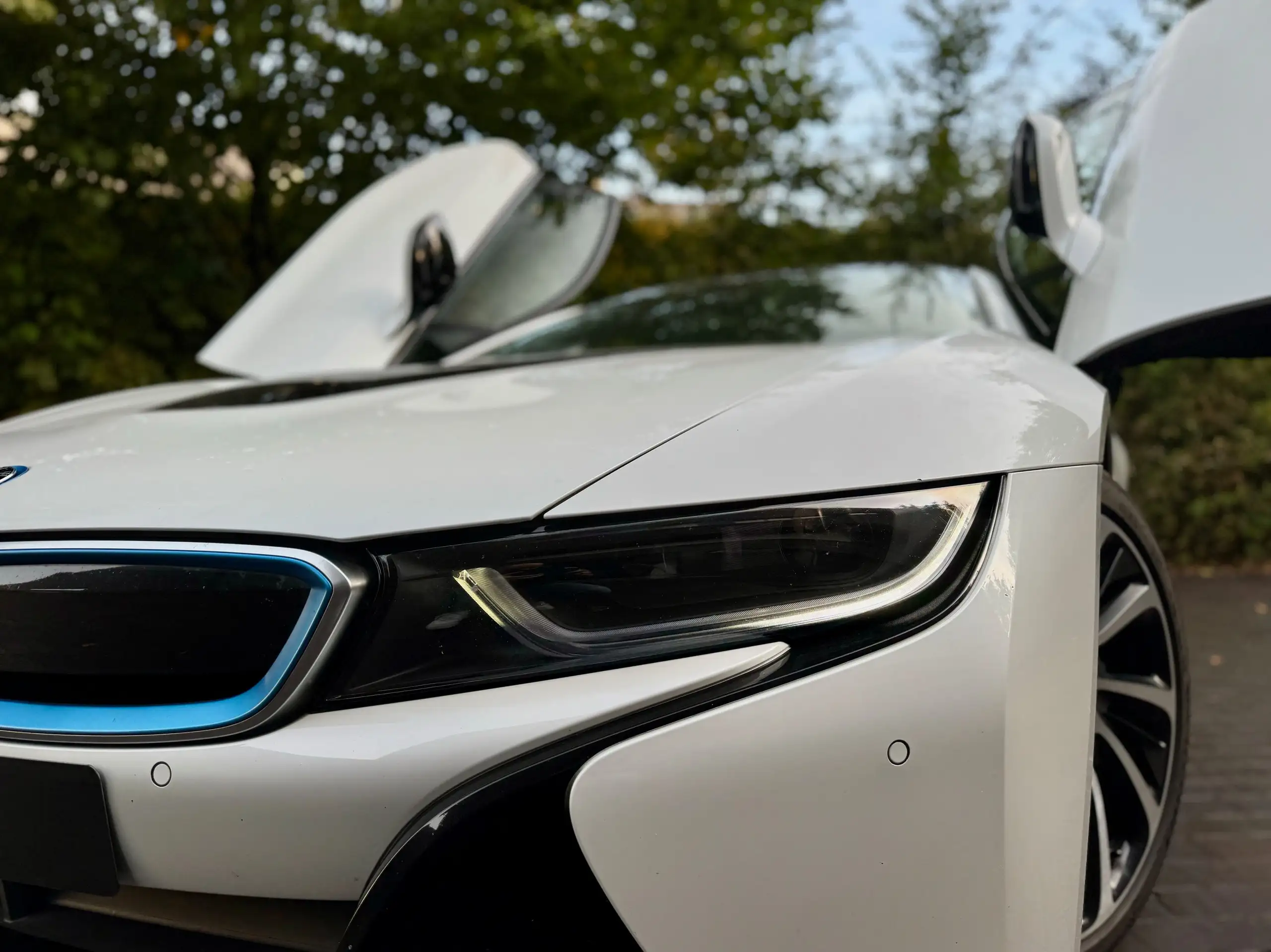 BMW - i8