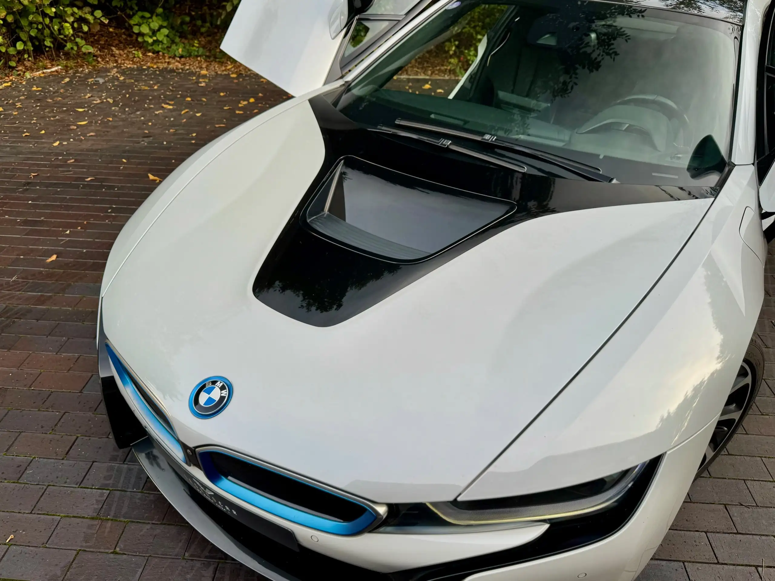 BMW - i8