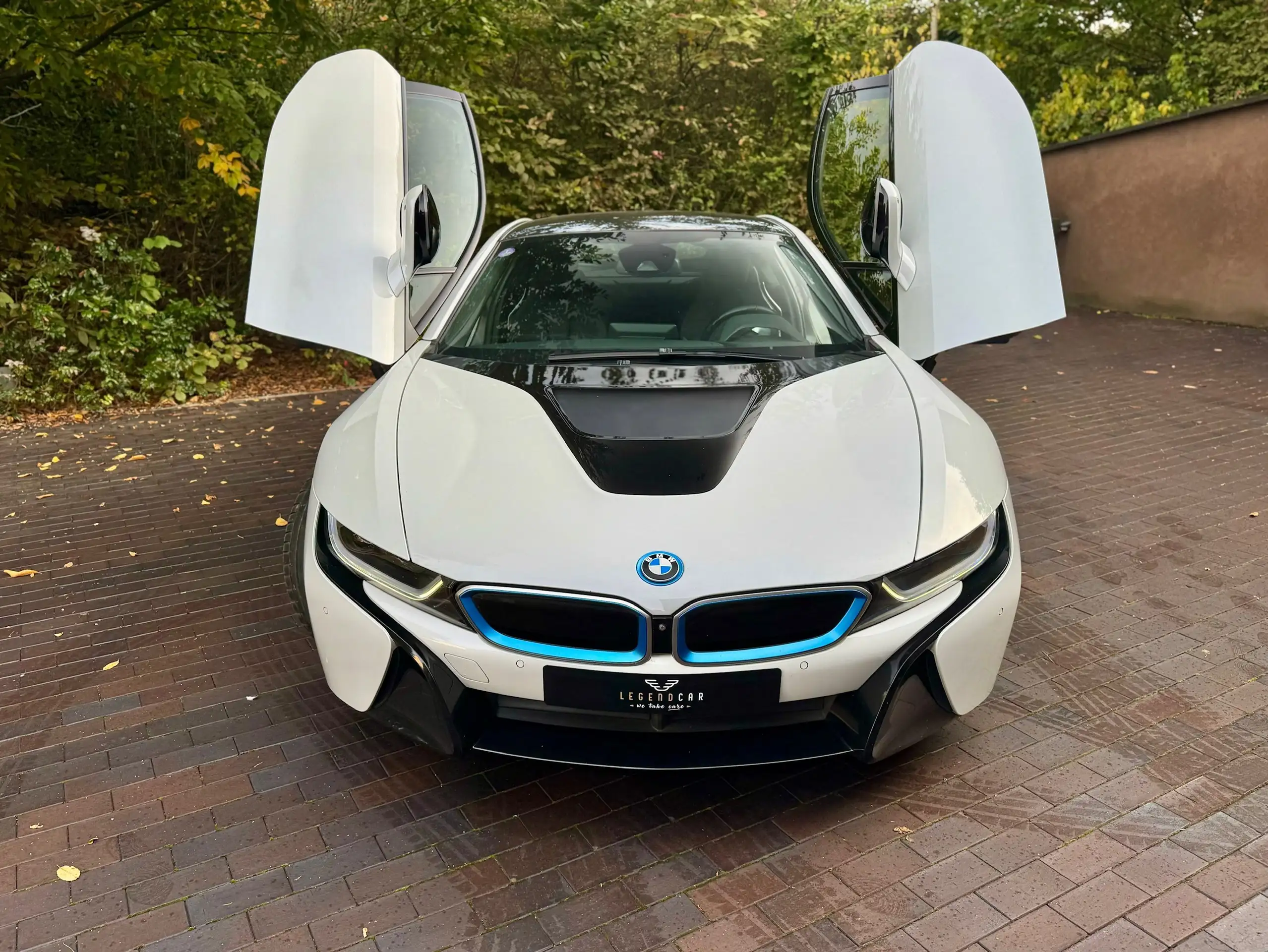 BMW - i8