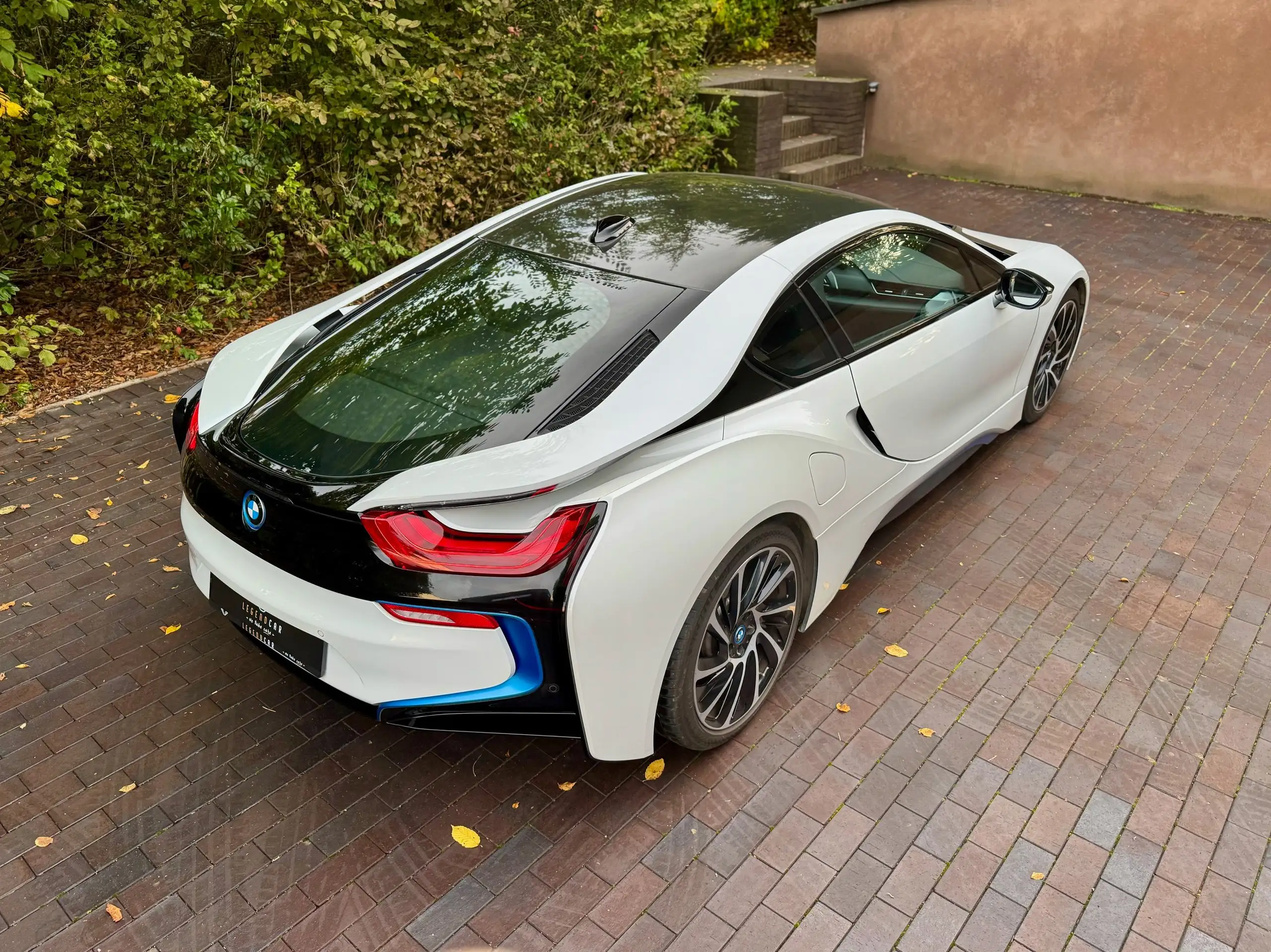 BMW - i8