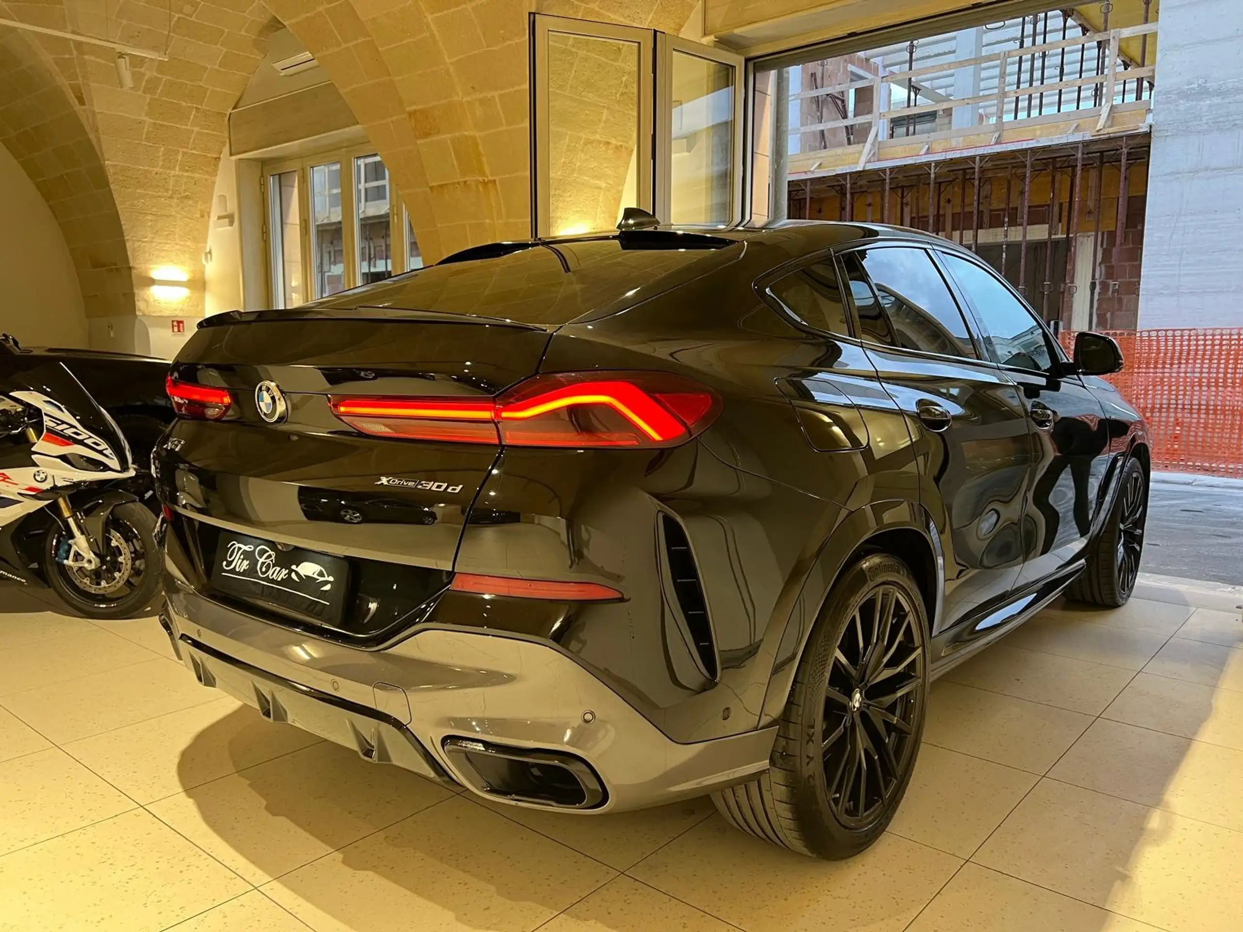 BMW - X6