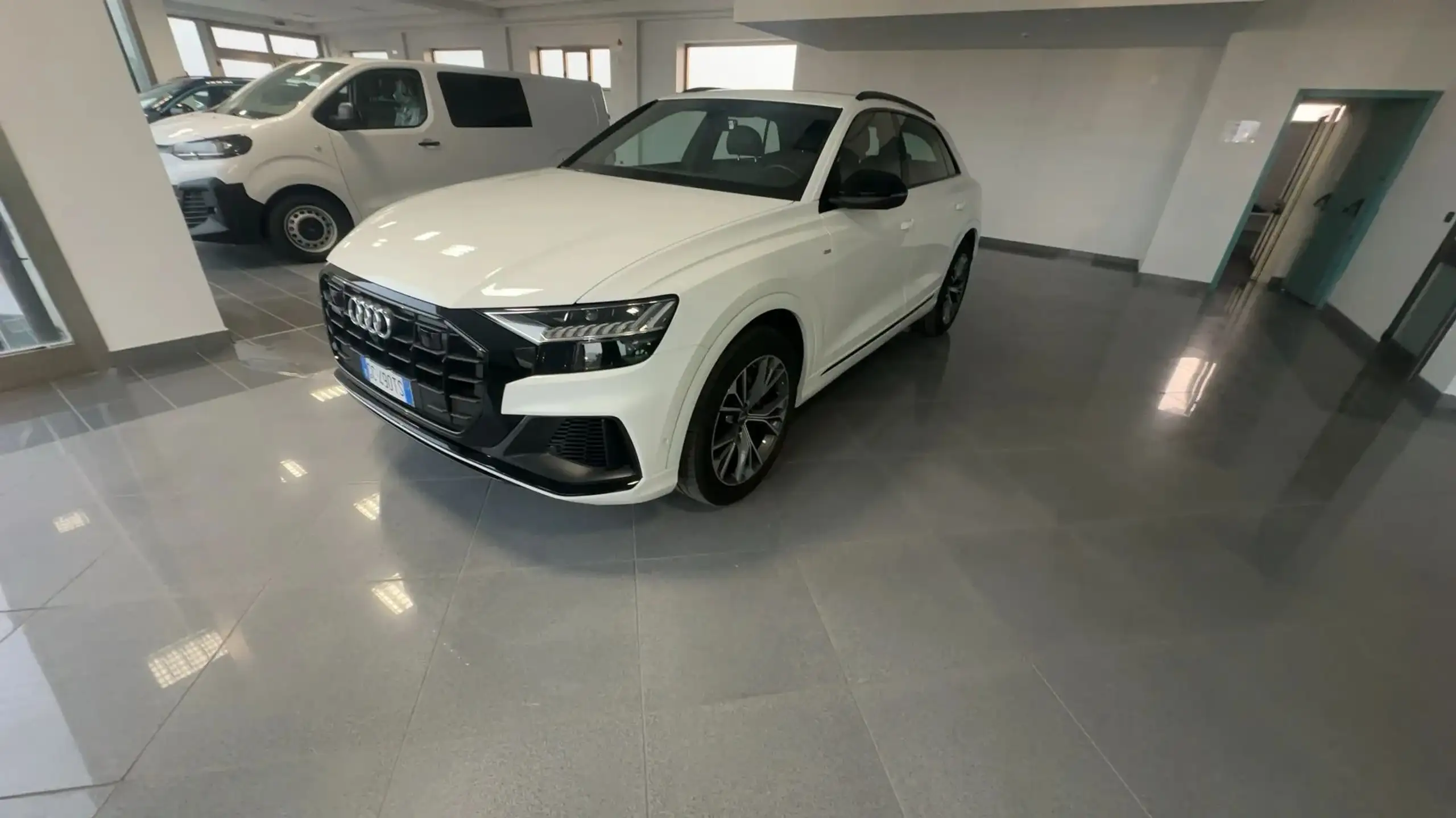 Audi - Q8