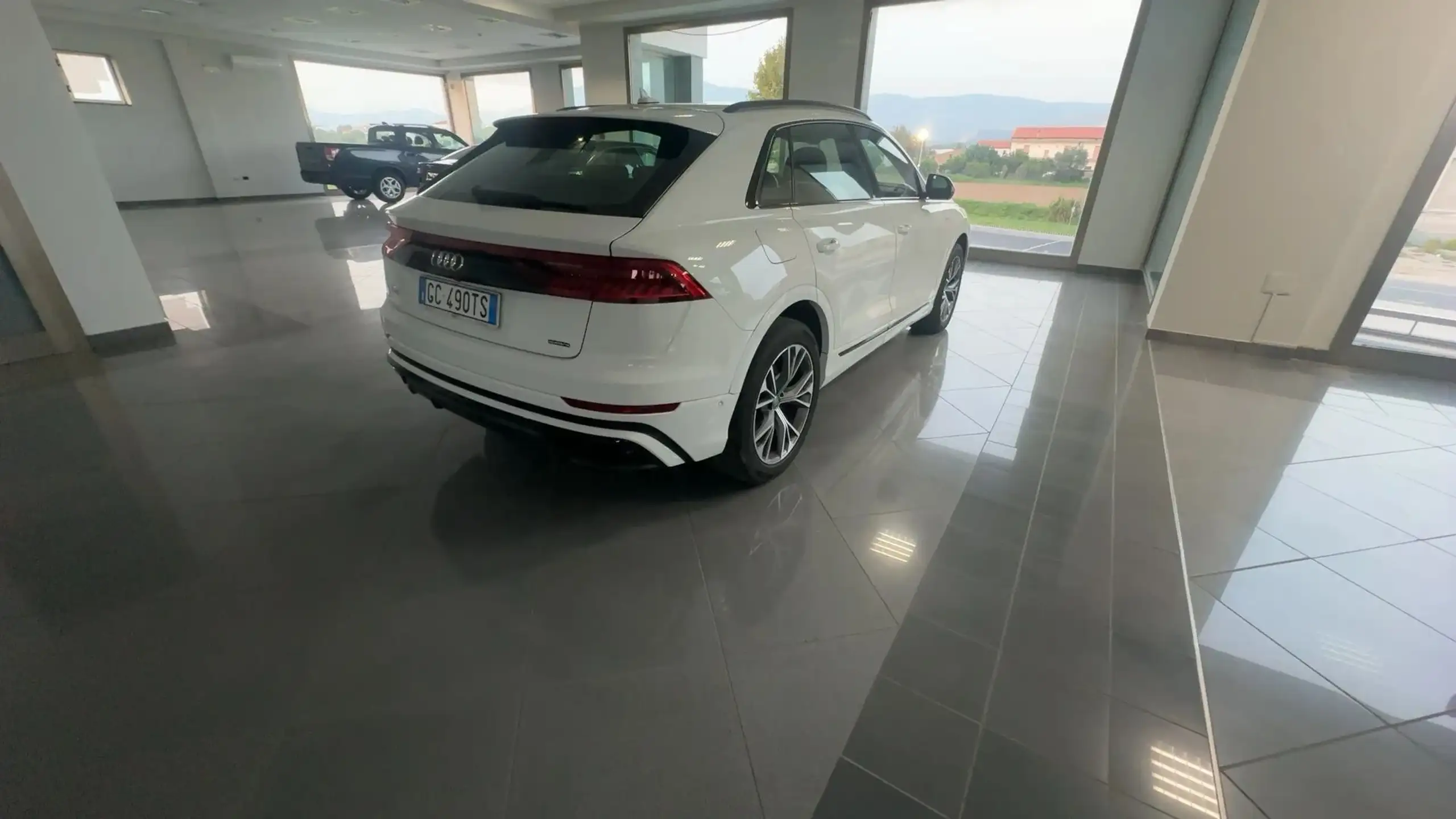 Audi - Q8