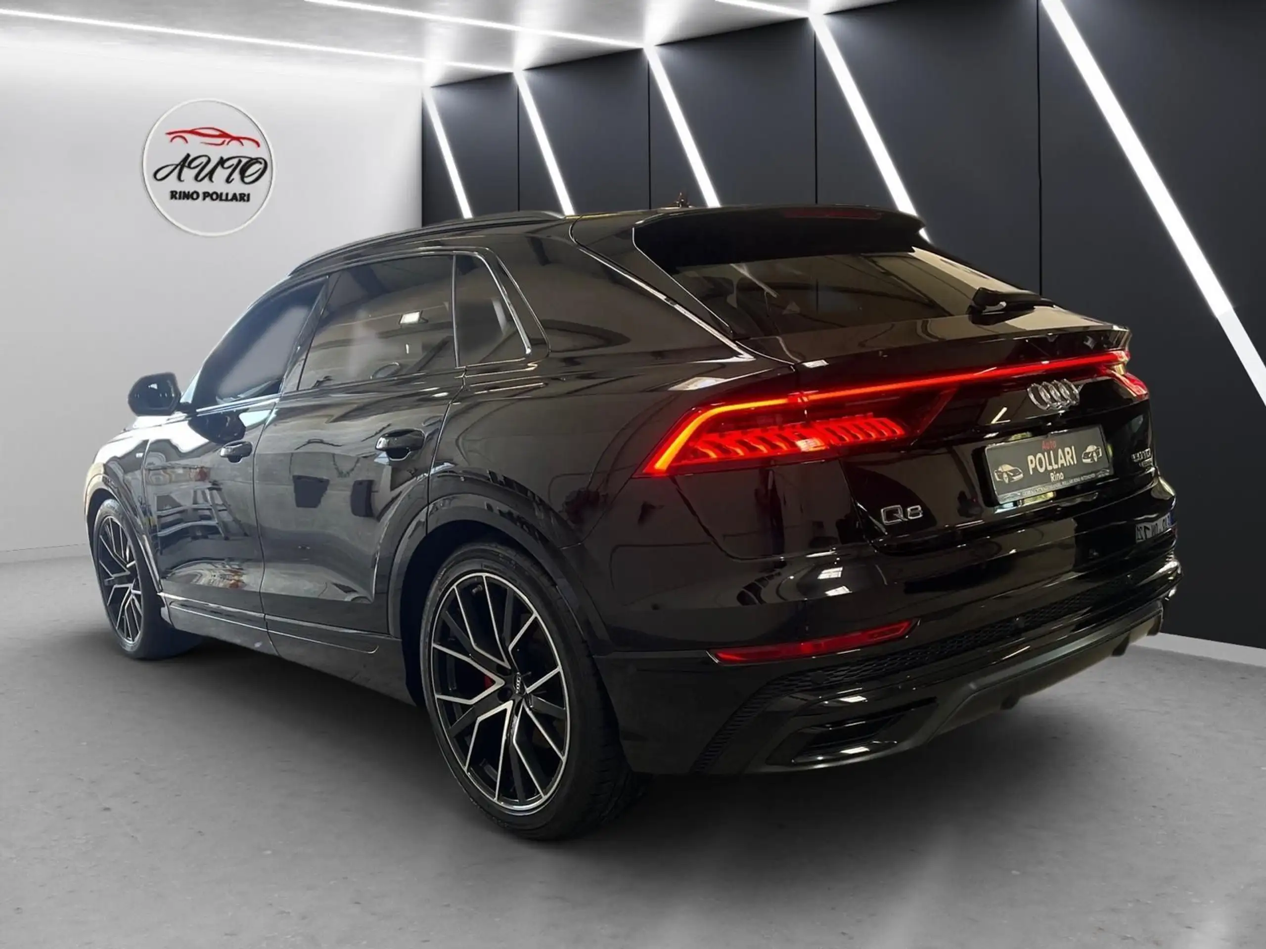 Audi - Q8