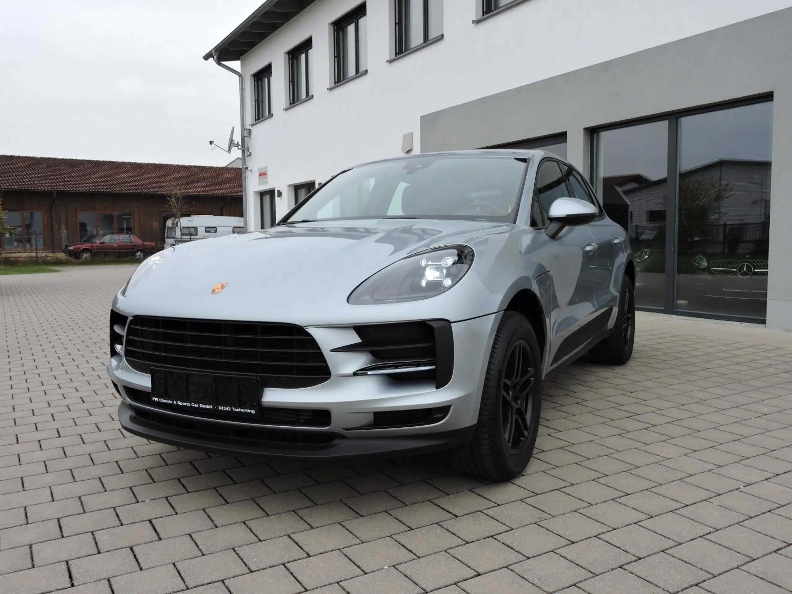 Porsche - Macan