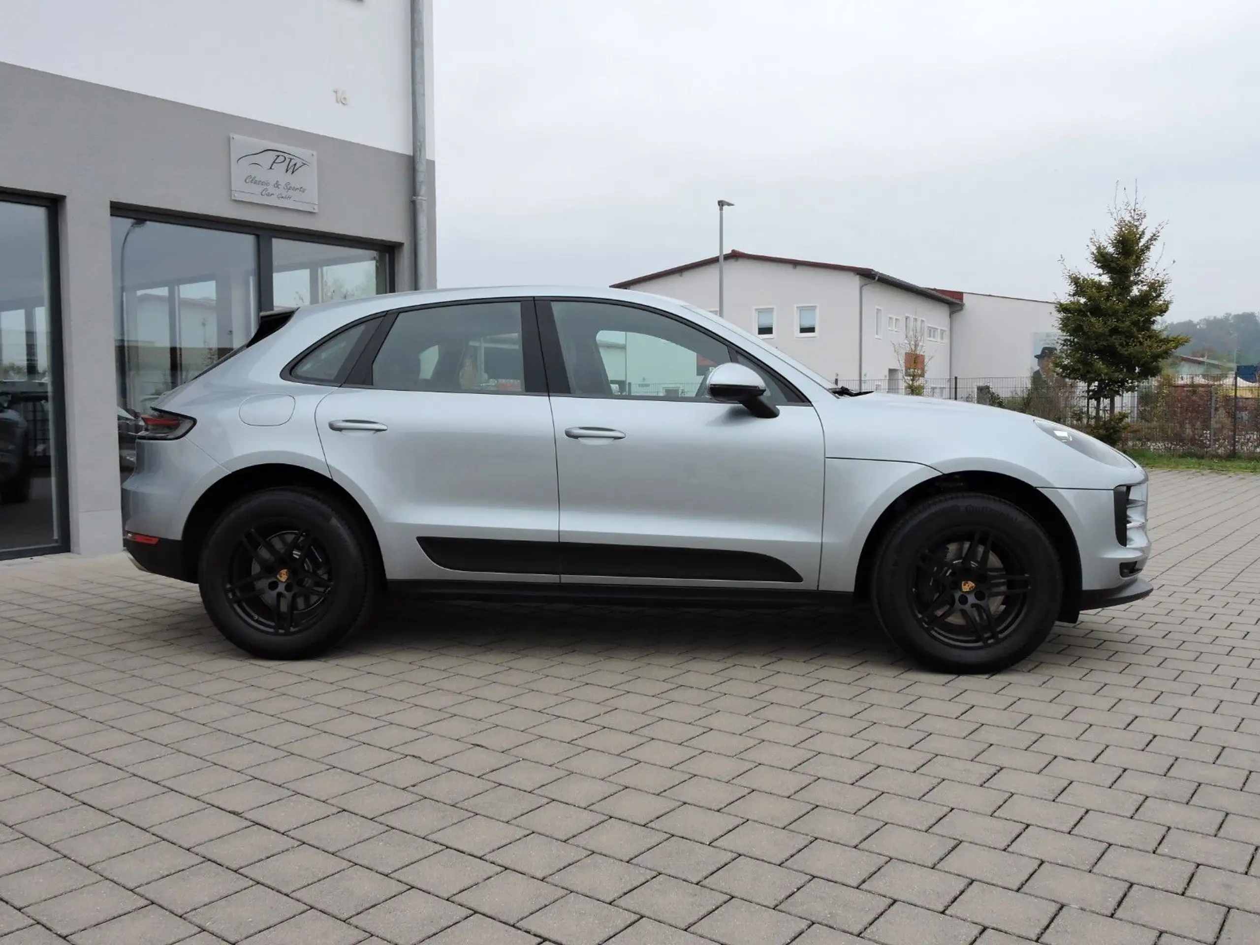 Porsche - Macan