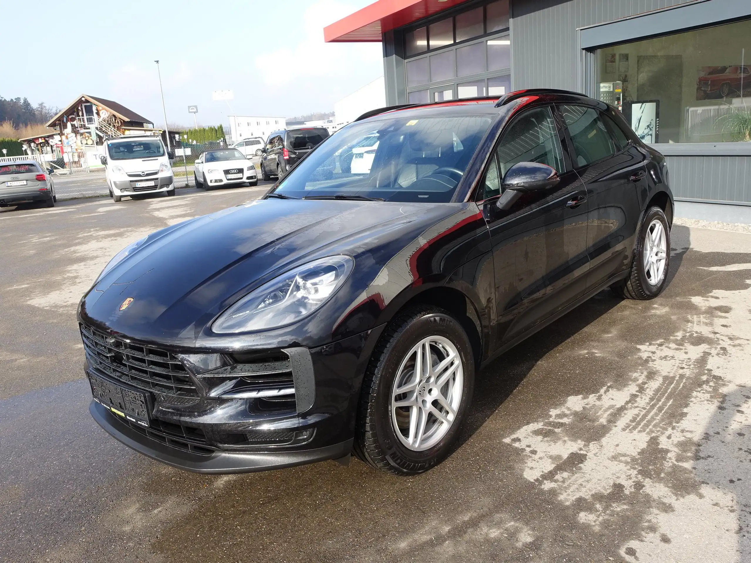 Porsche - Macan