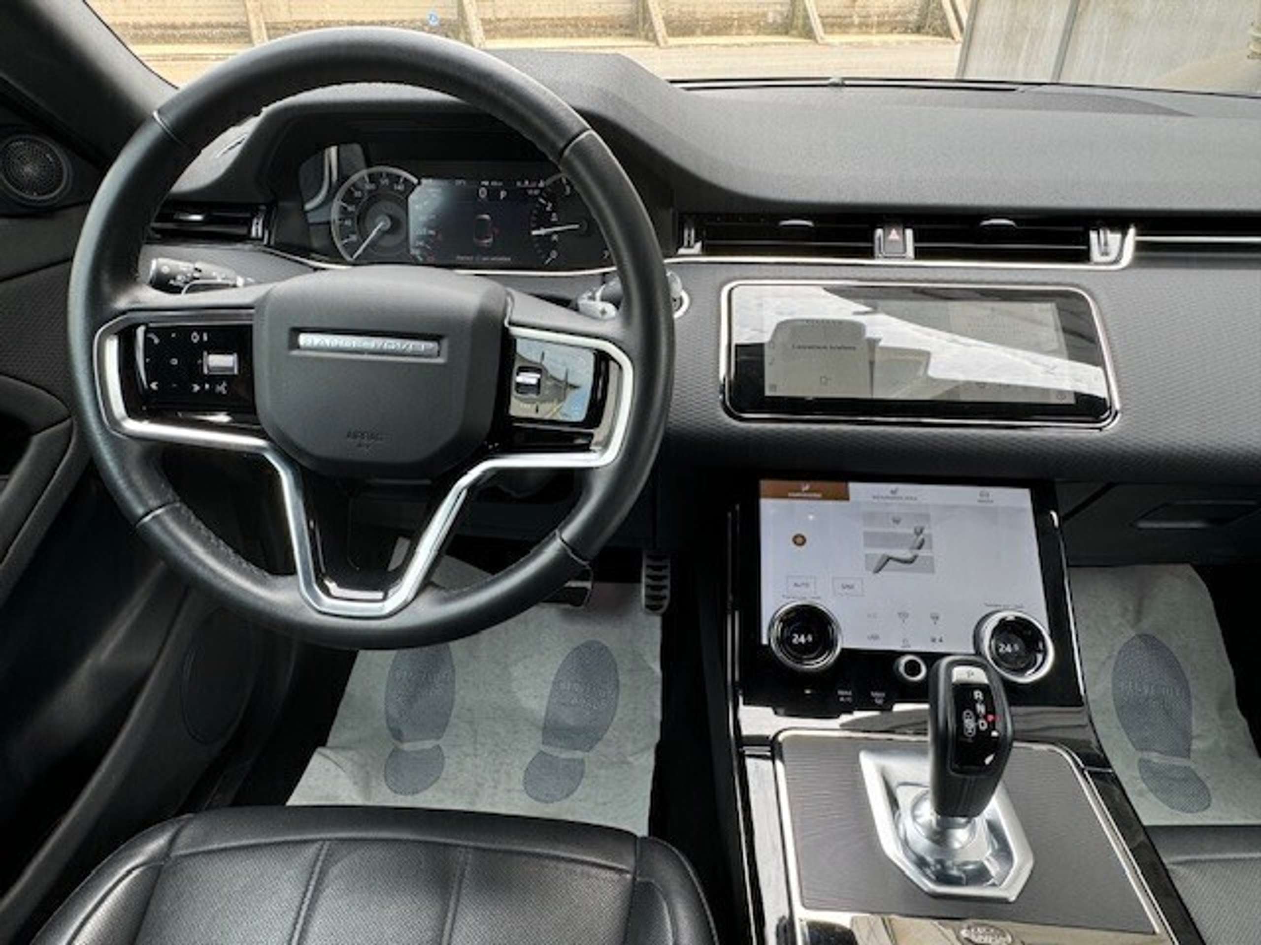 Land Rover - Range Rover Evoque