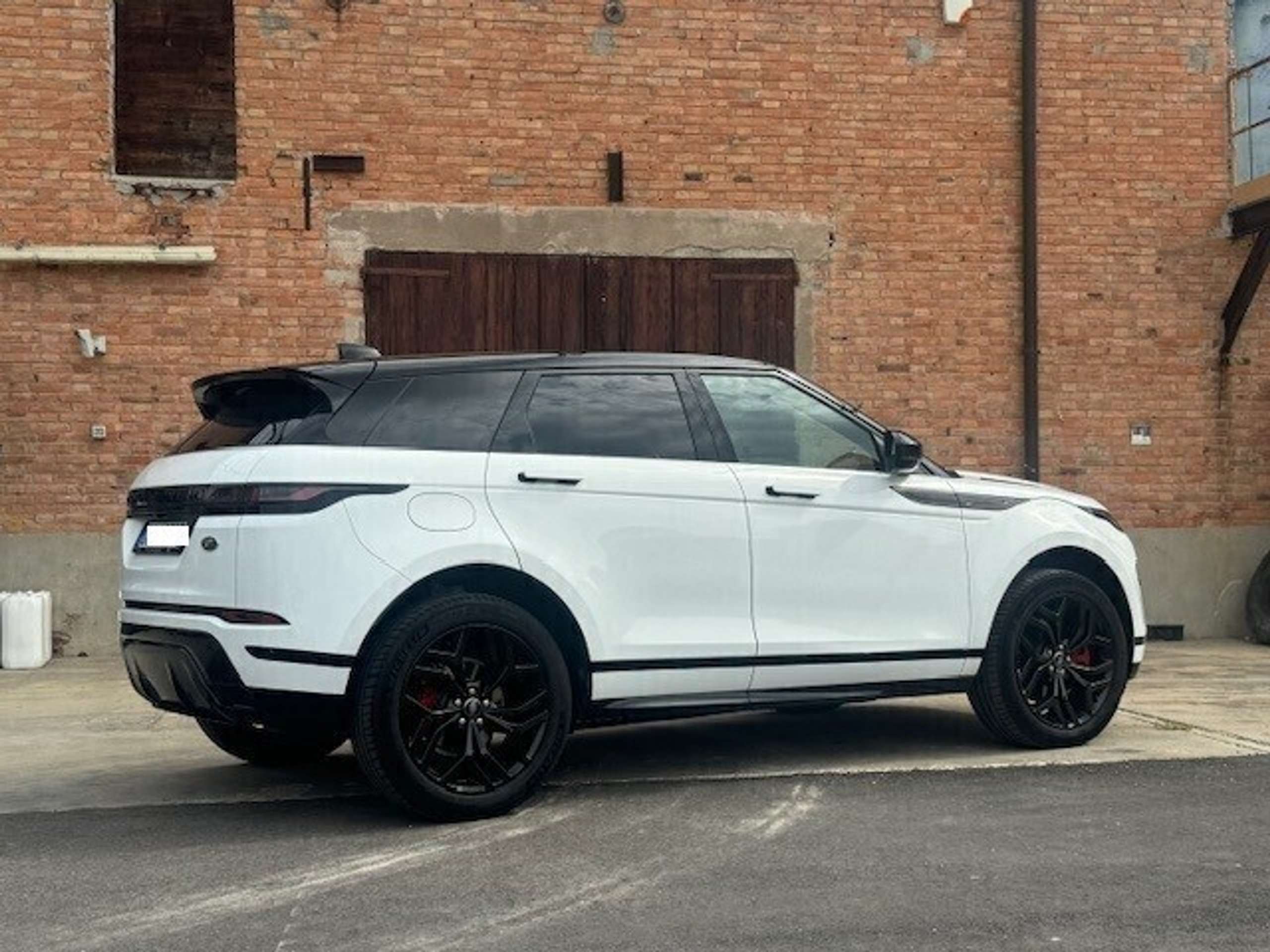 Land Rover - Range Rover Evoque