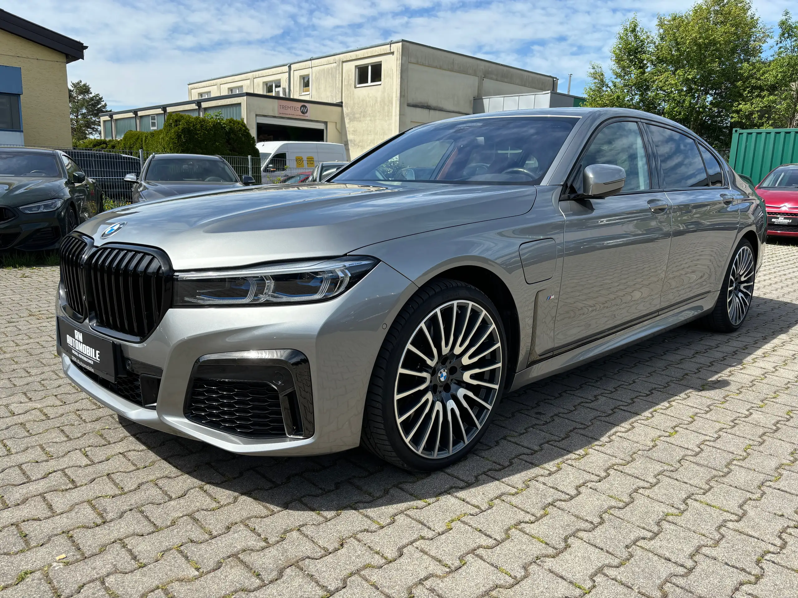 BMW - 745