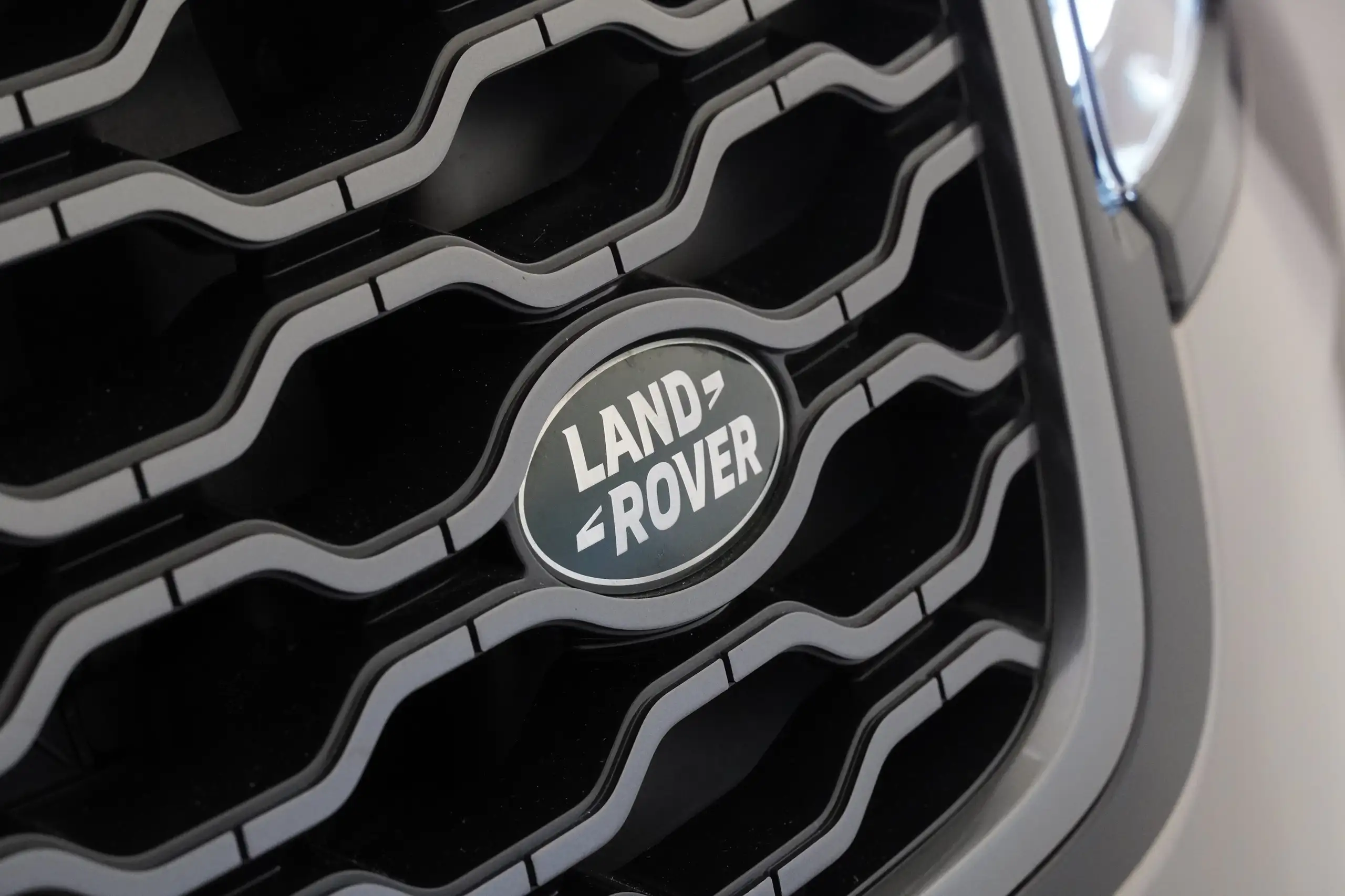 Land Rover - Range Rover Velar