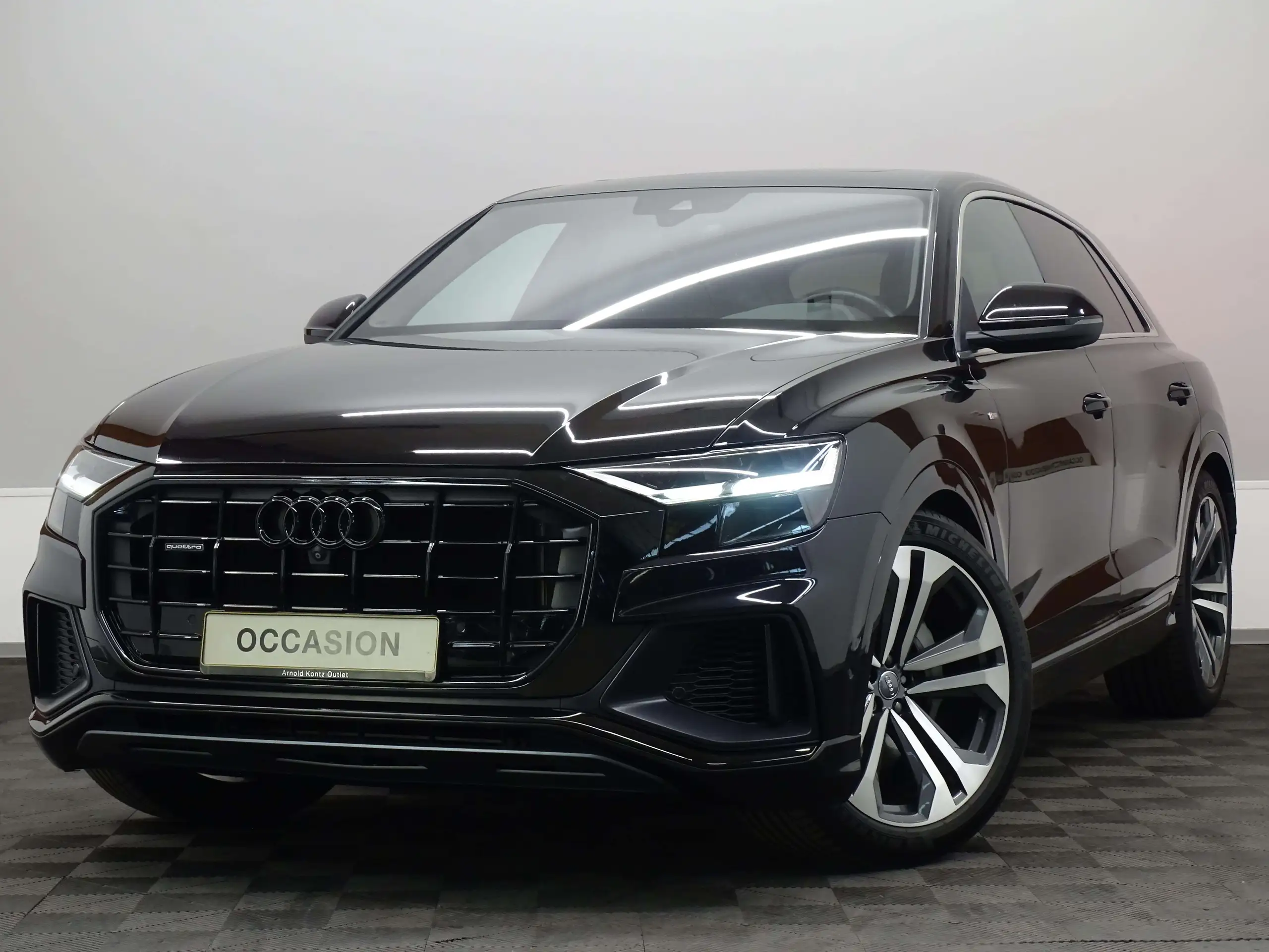 Audi - Q8