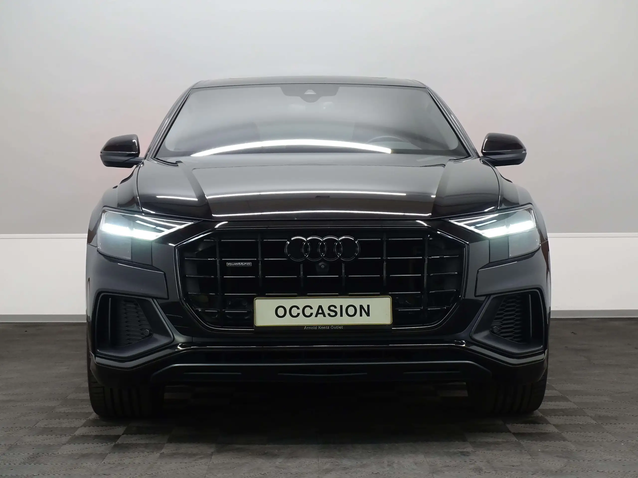 Audi - Q8