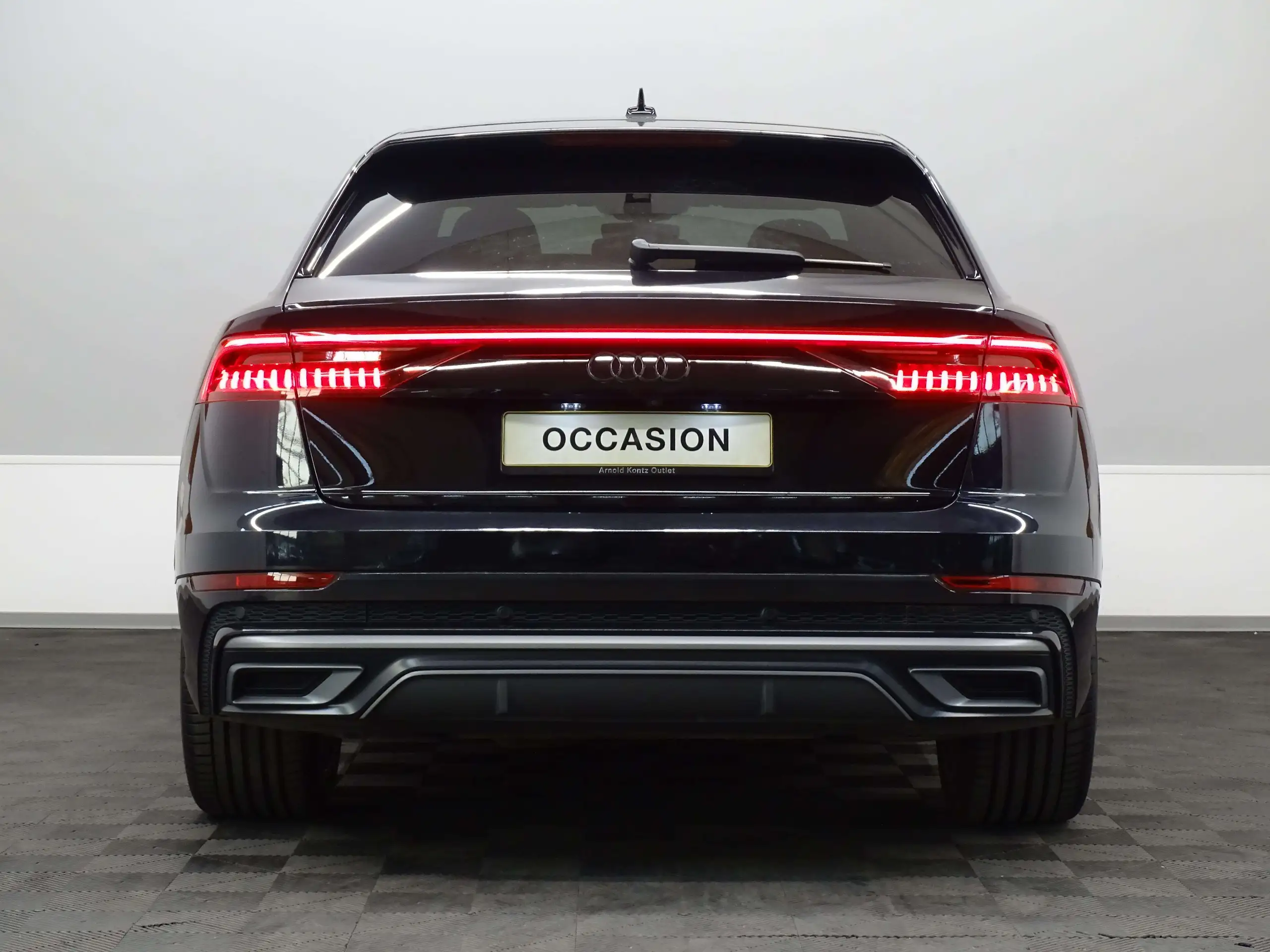 Audi - Q8