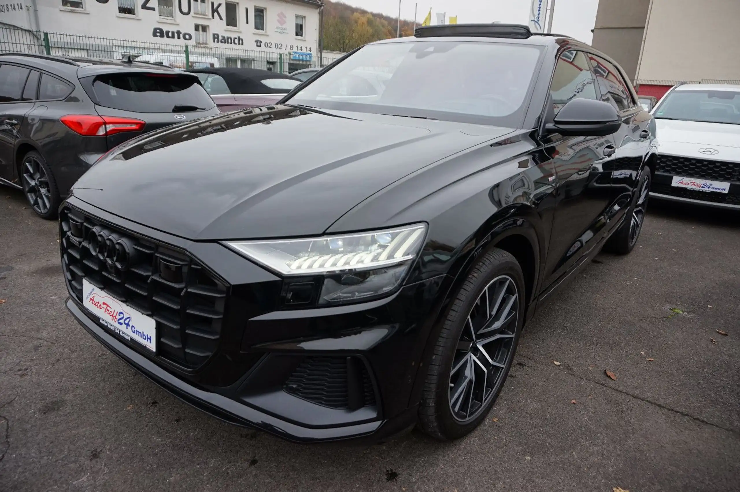 Audi - Q8