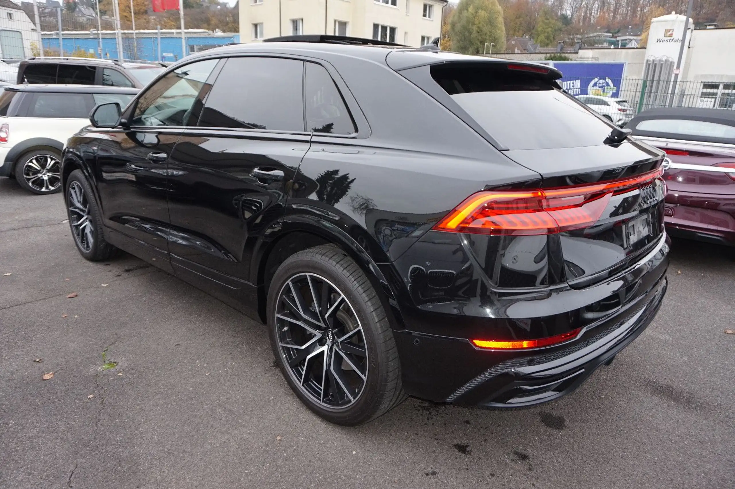 Audi - Q8