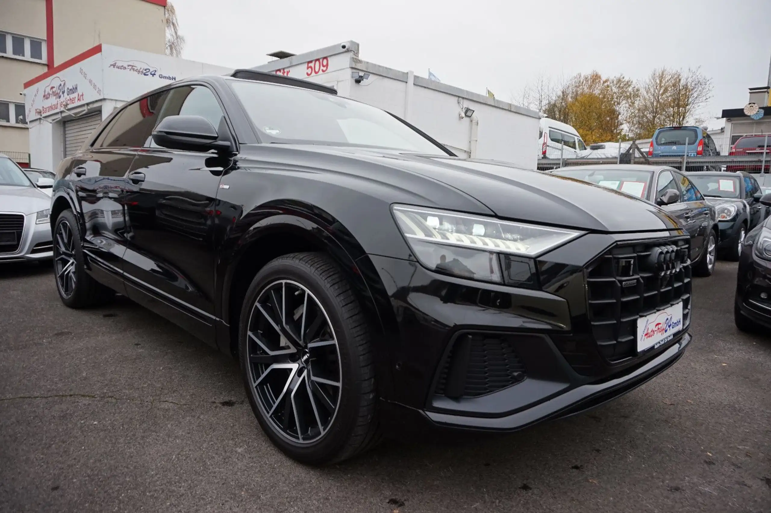 Audi - Q8