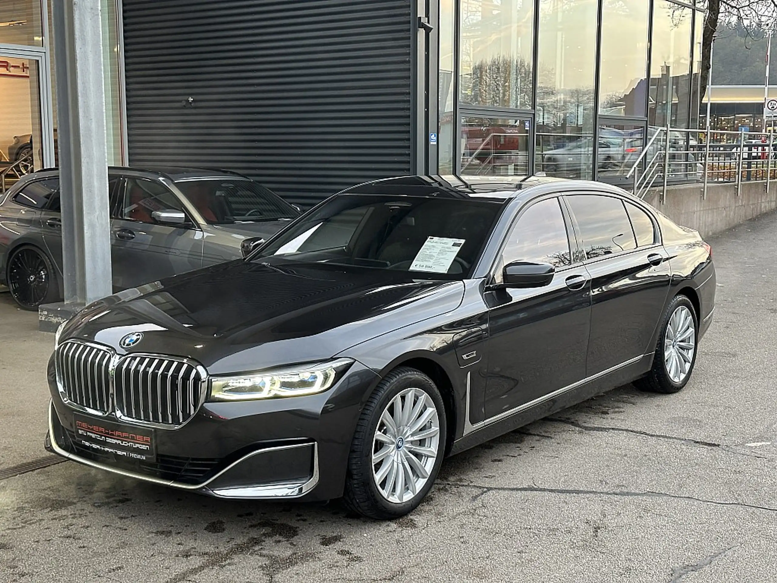 BMW - 745