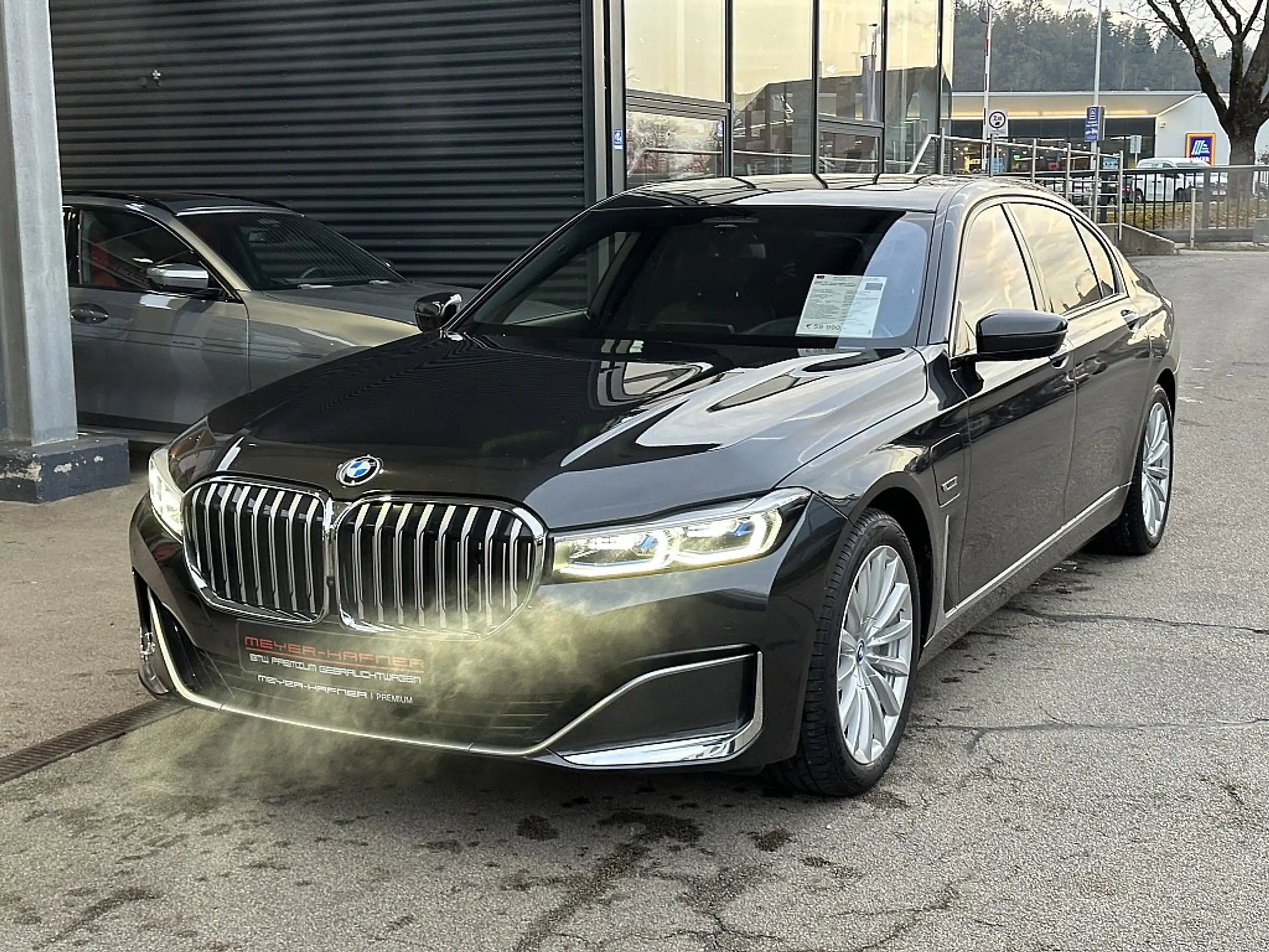 BMW - 745