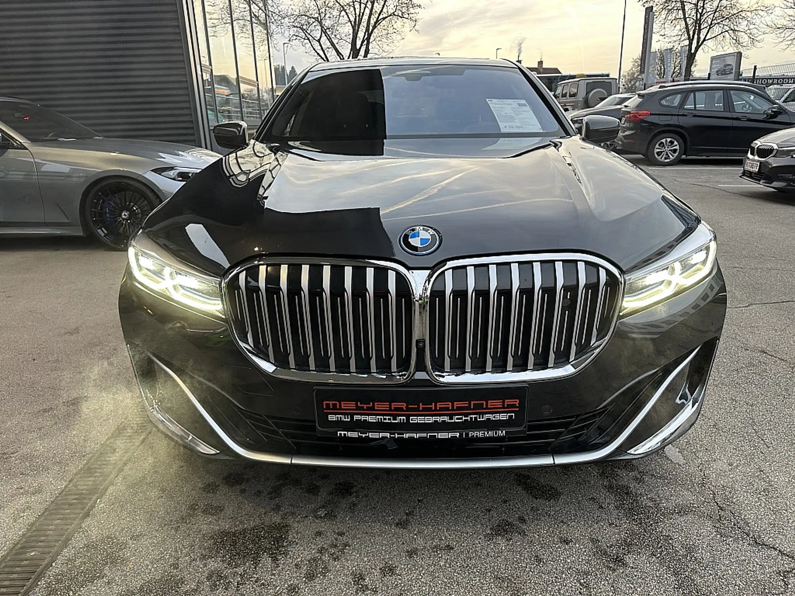 BMW - 745