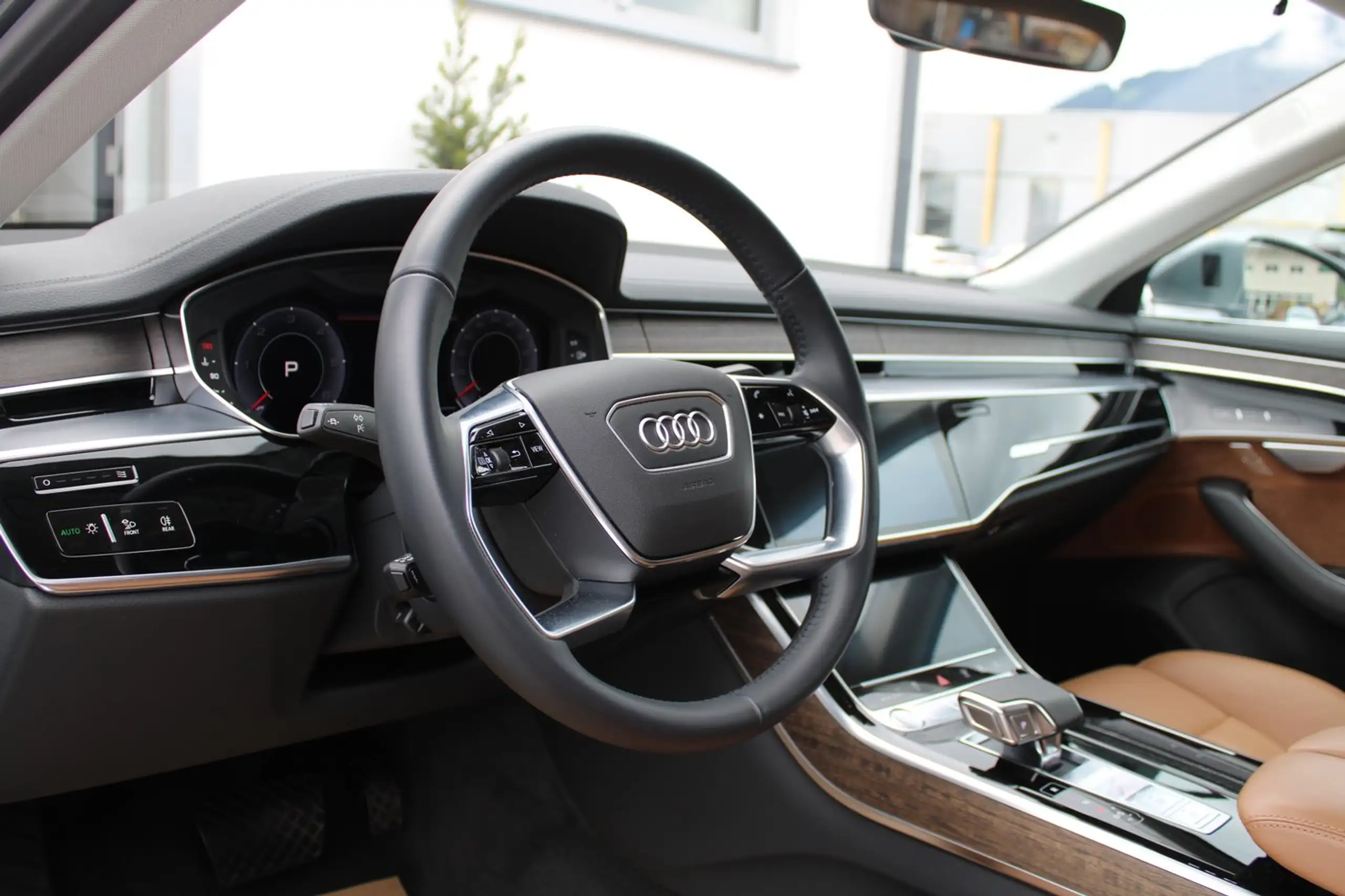 Audi - A8