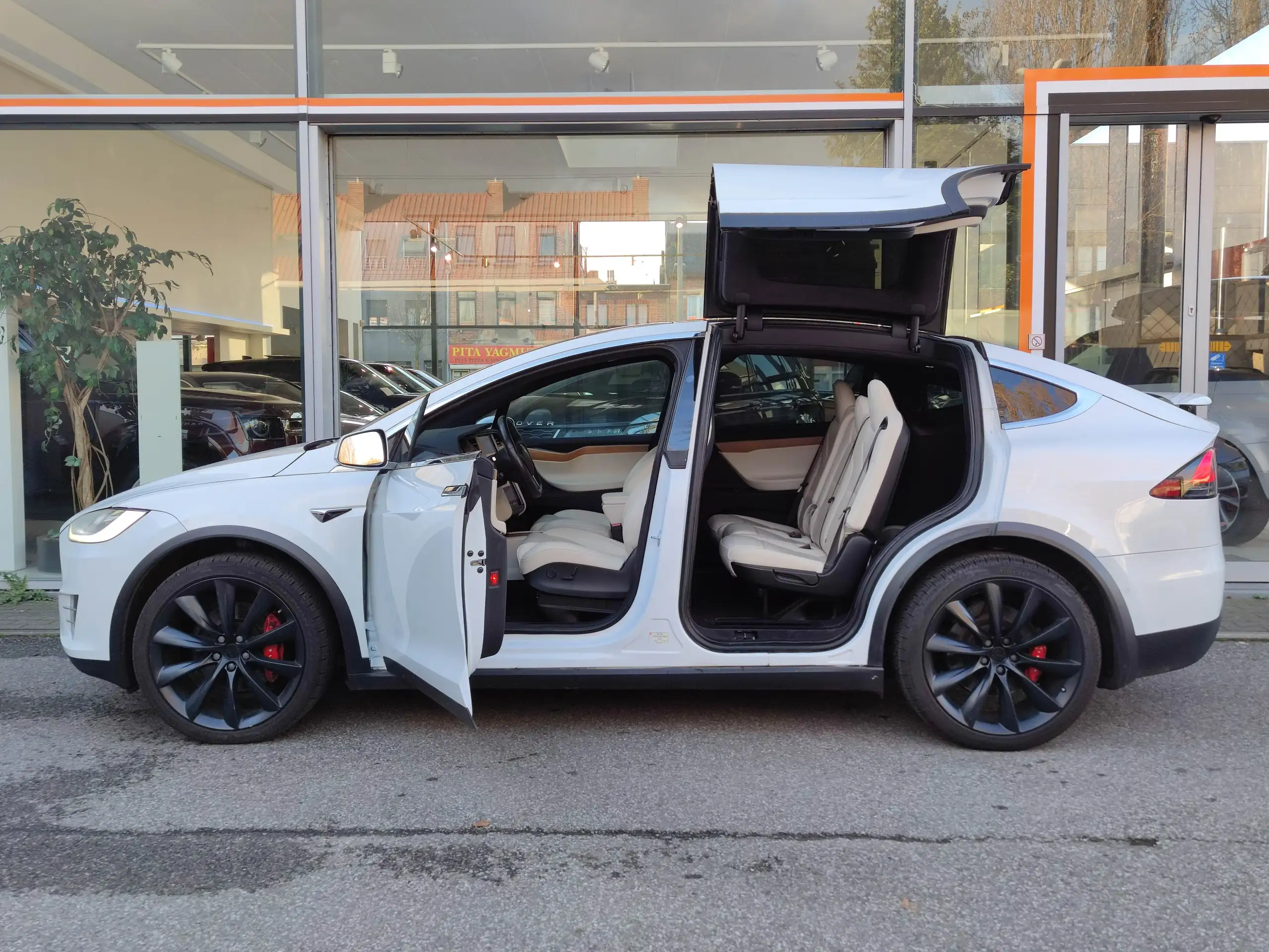 Tesla - Model X