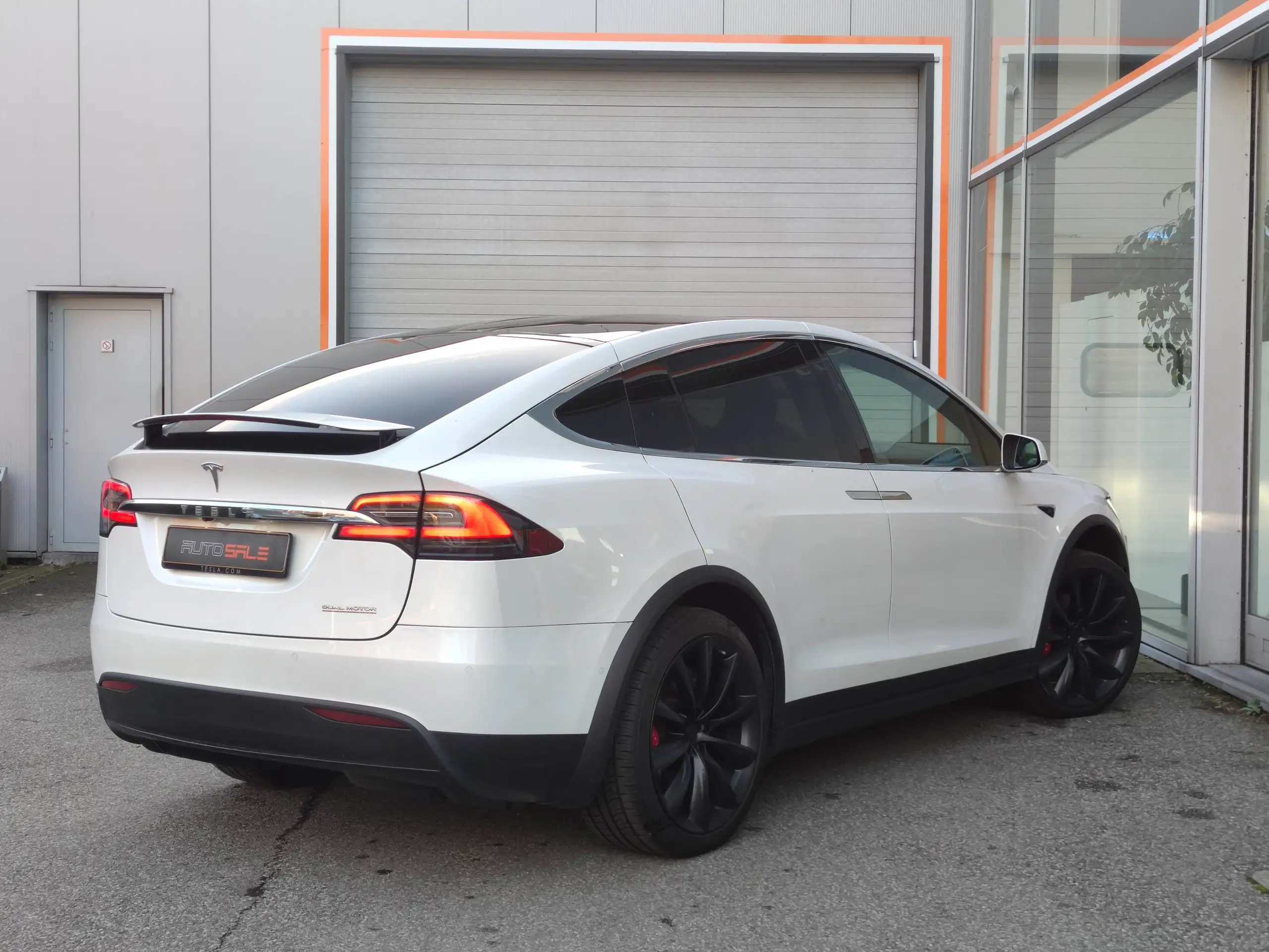 Tesla - Model X