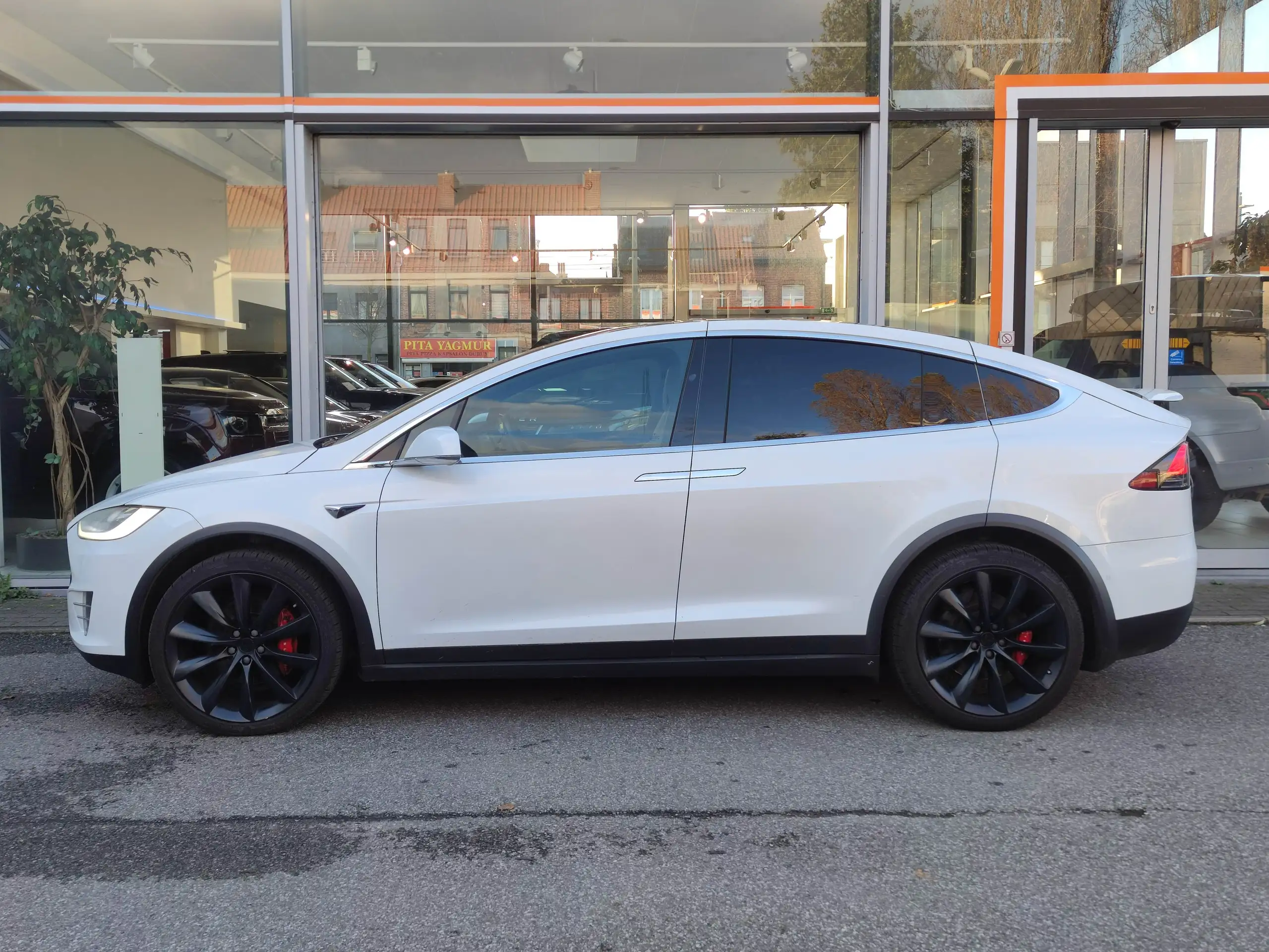 Tesla - Model X