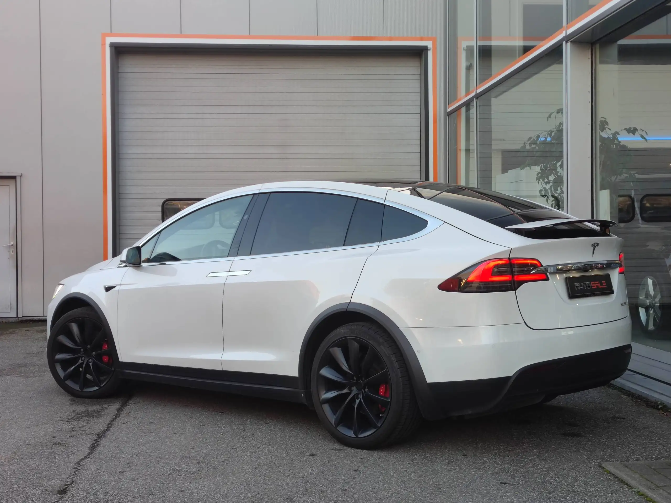 Tesla - Model X